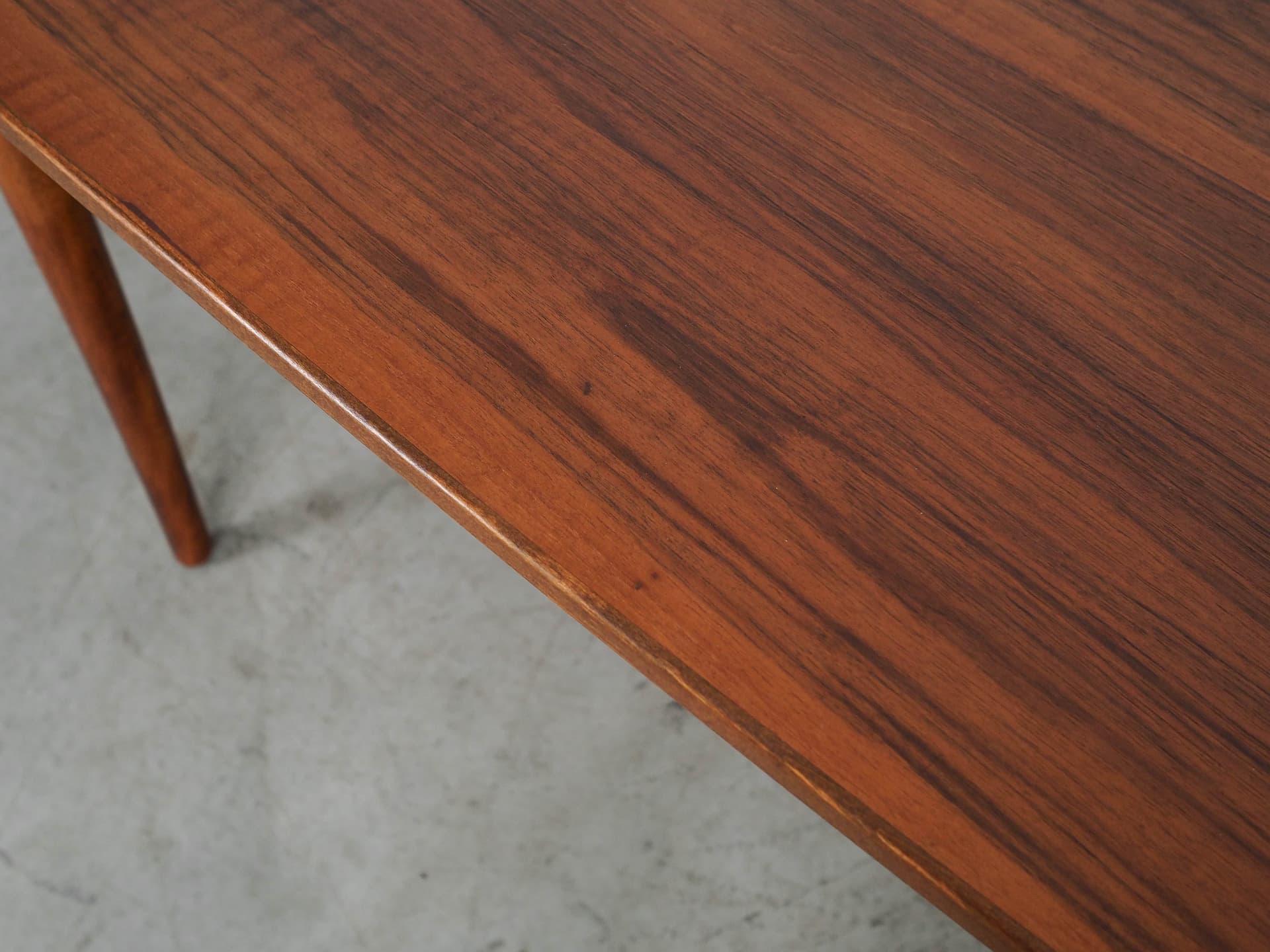 Table, brown walnut, Denmark, 1970s. - 192070