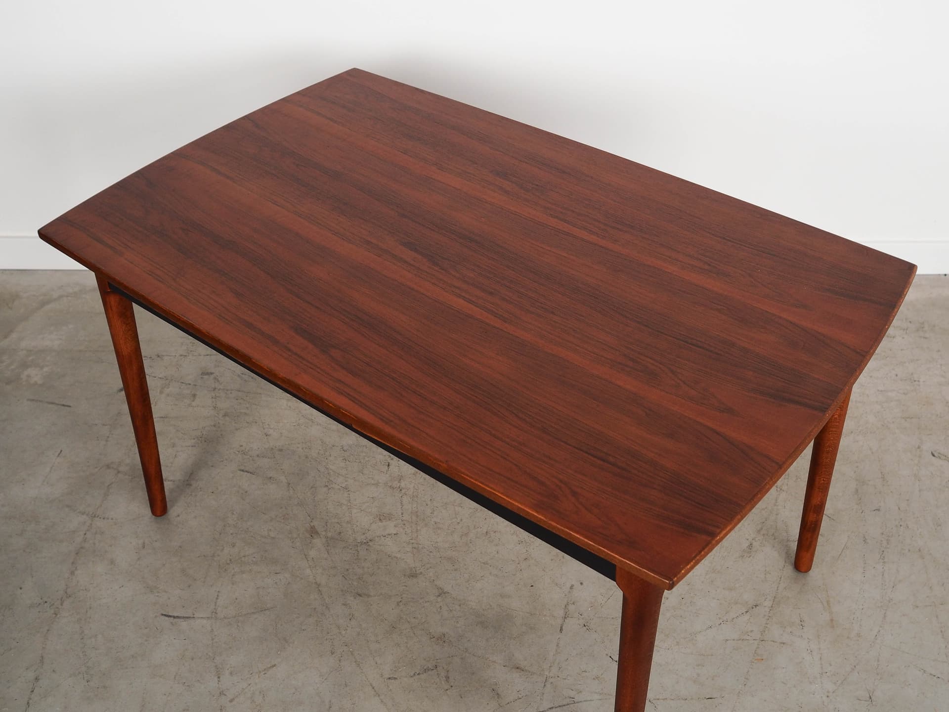 Table, brown walnut, Denmark, 1970s. - 192066