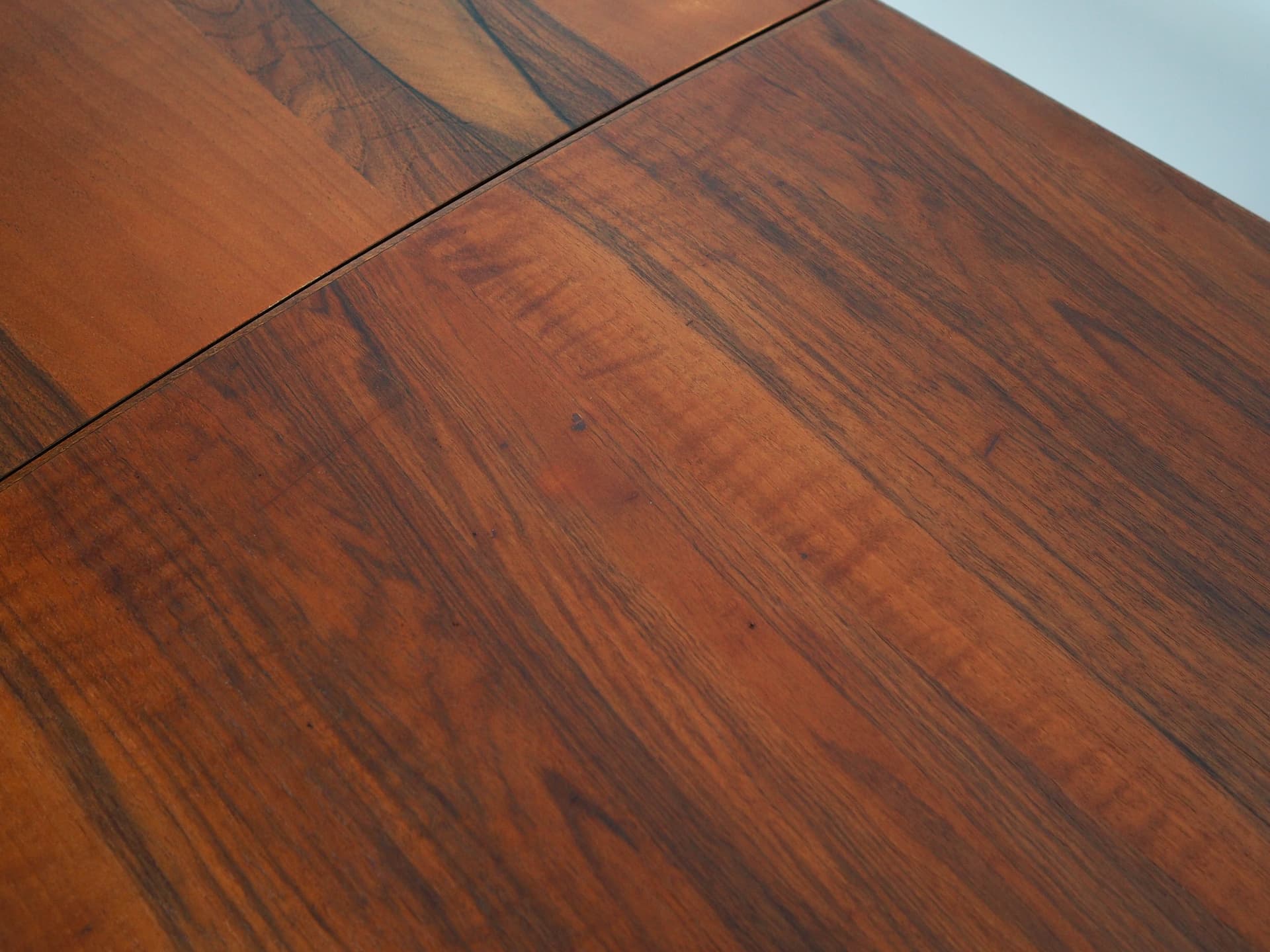 Table, brown walnut, Denmark, 1970s. - 192072