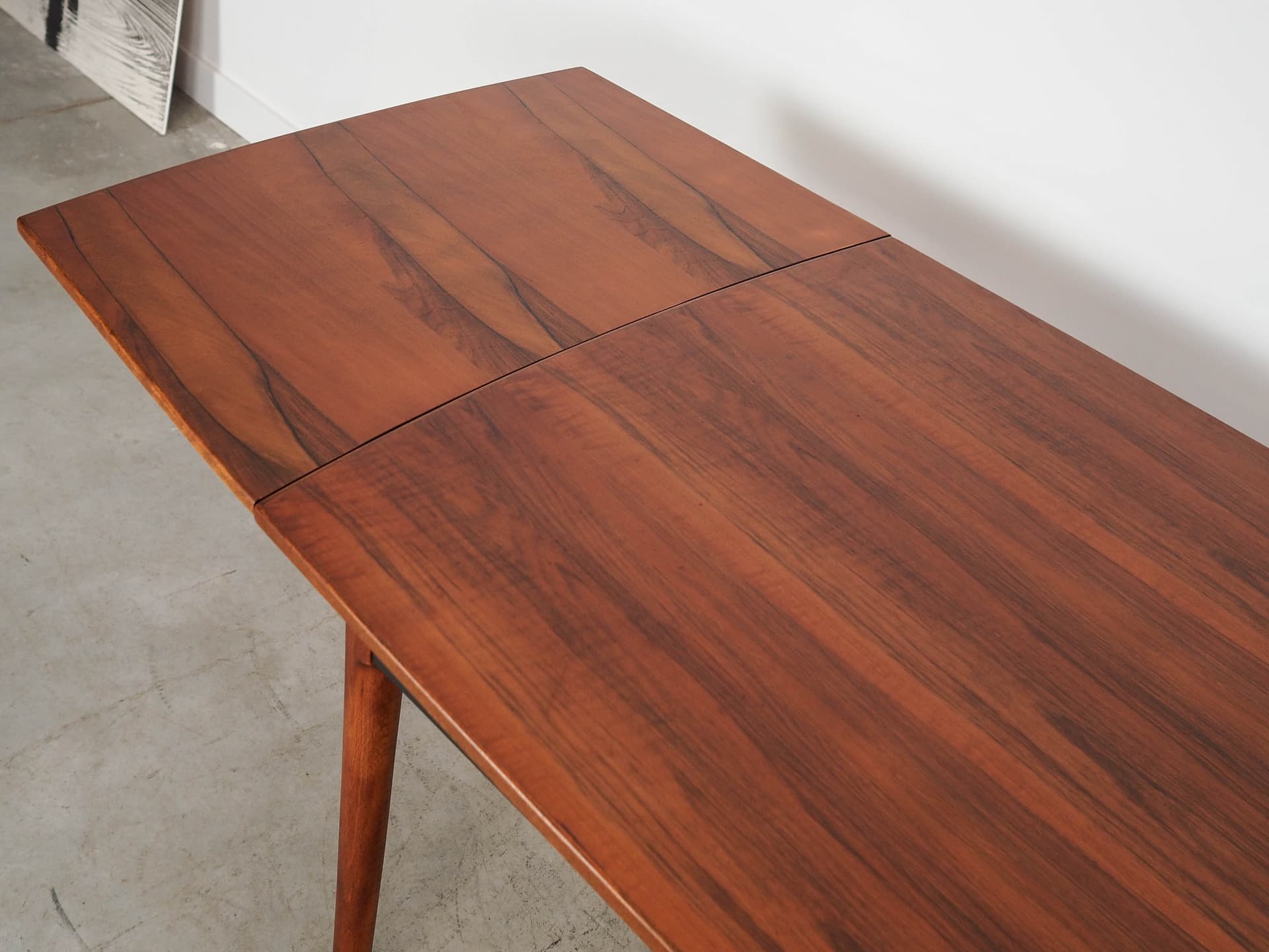 Table, brown walnut, Denmark, 1970s. - 192069
