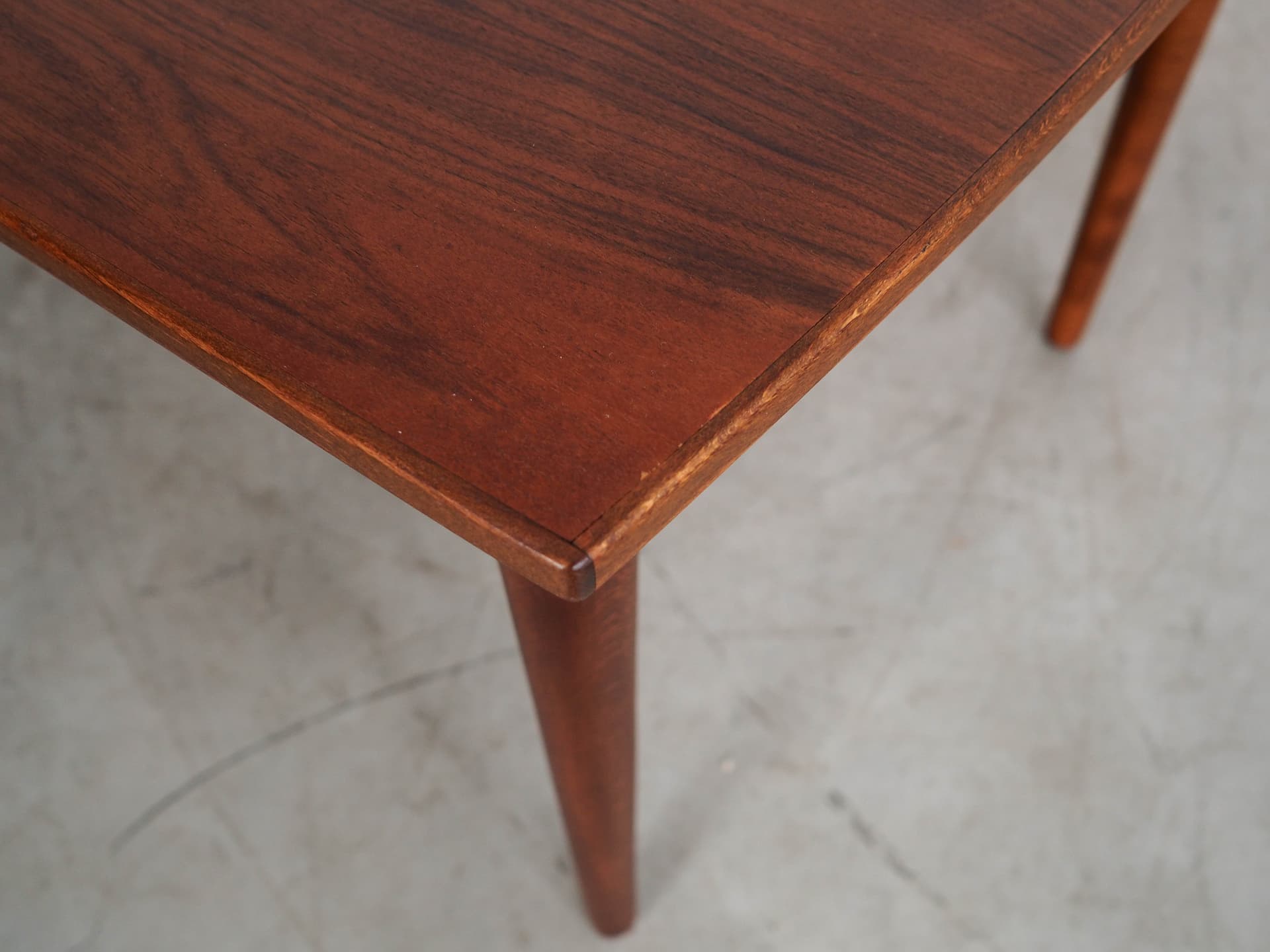 Table, brown walnut, Denmark, 1970s. - 192065