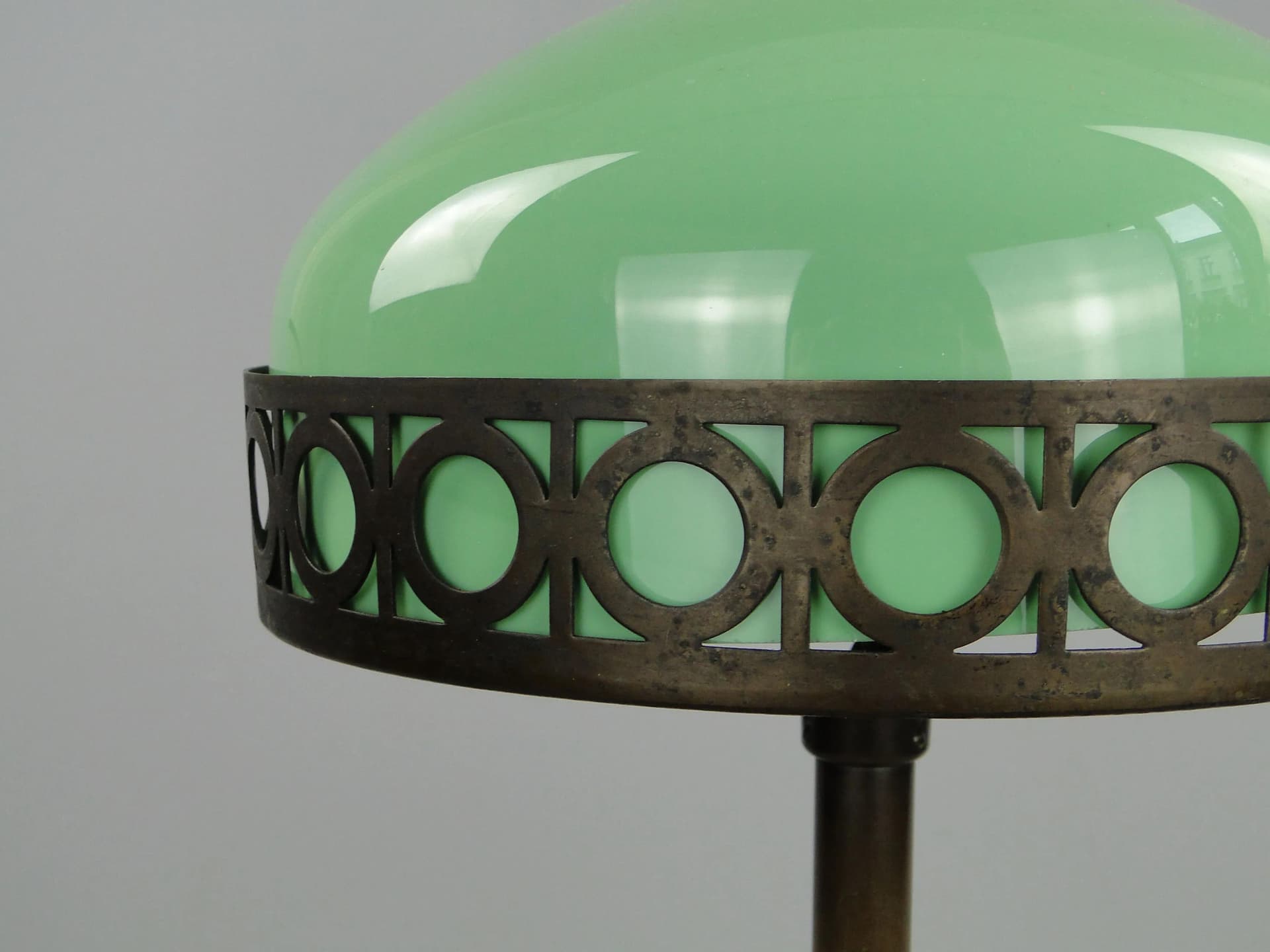 Zielona, mosiężna lampa gabinetowa secesyjna, Polska, lata 1900 - 13315