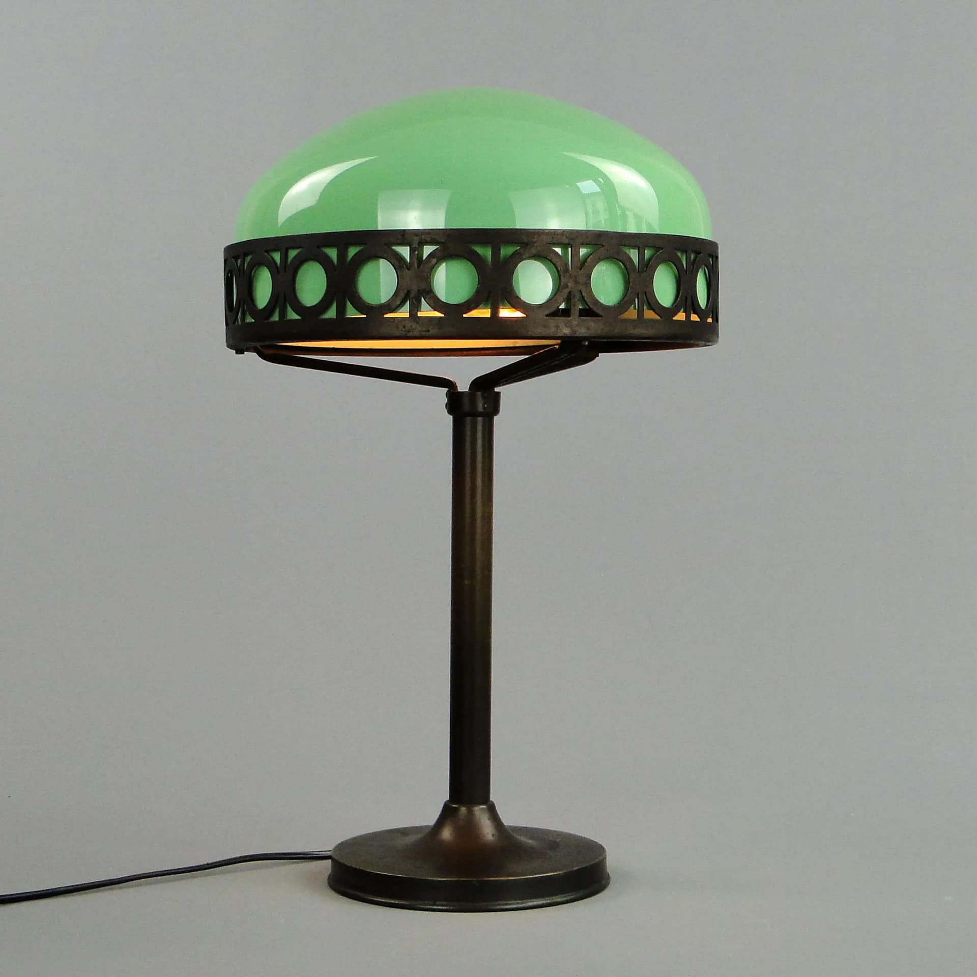 Zielona, mosiężna lampa gabinetowa secesyjna, Polska, lata 1900 - 13318