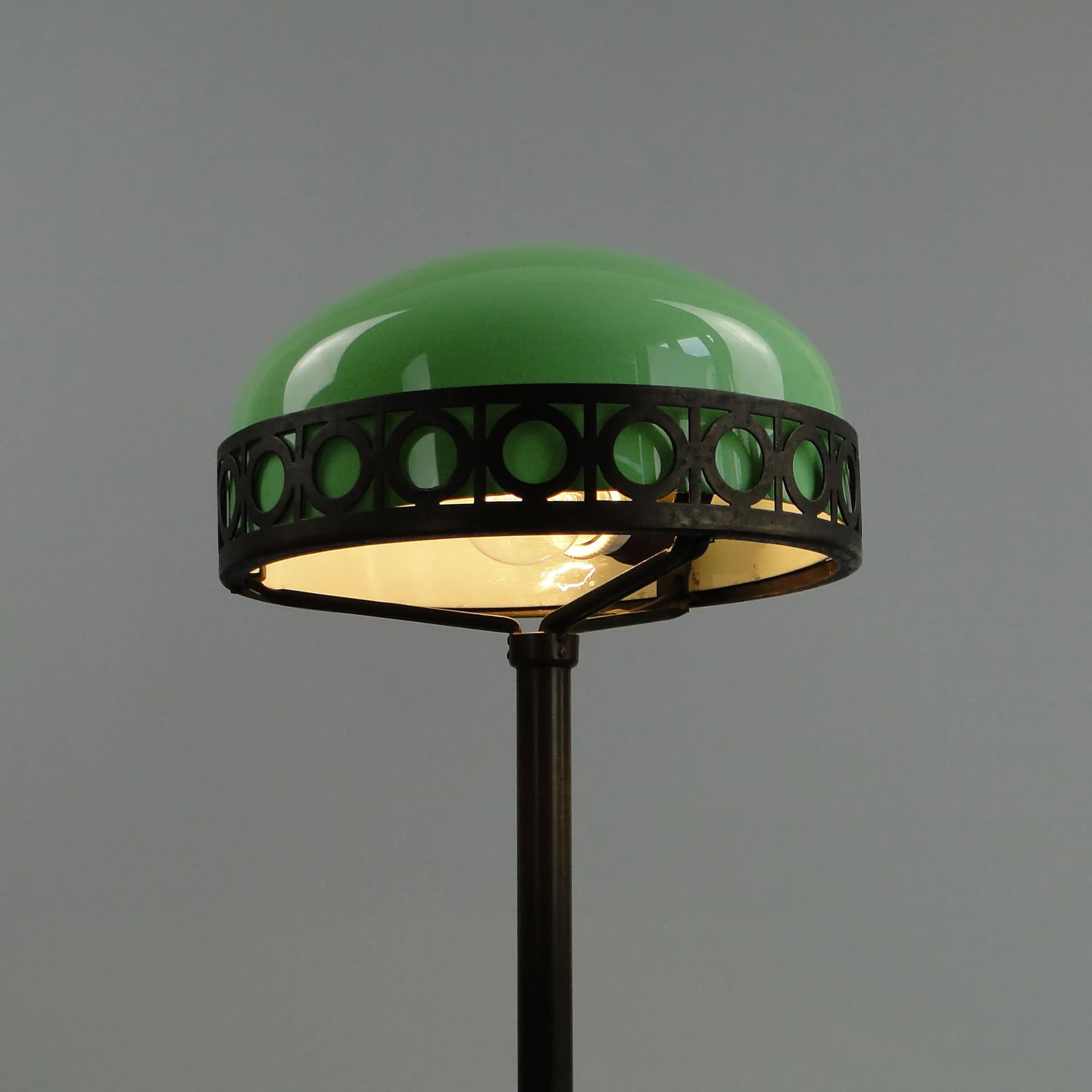 Zielona, mosiężna lampa gabinetowa secesyjna, Polska, lata 1900 - 13319