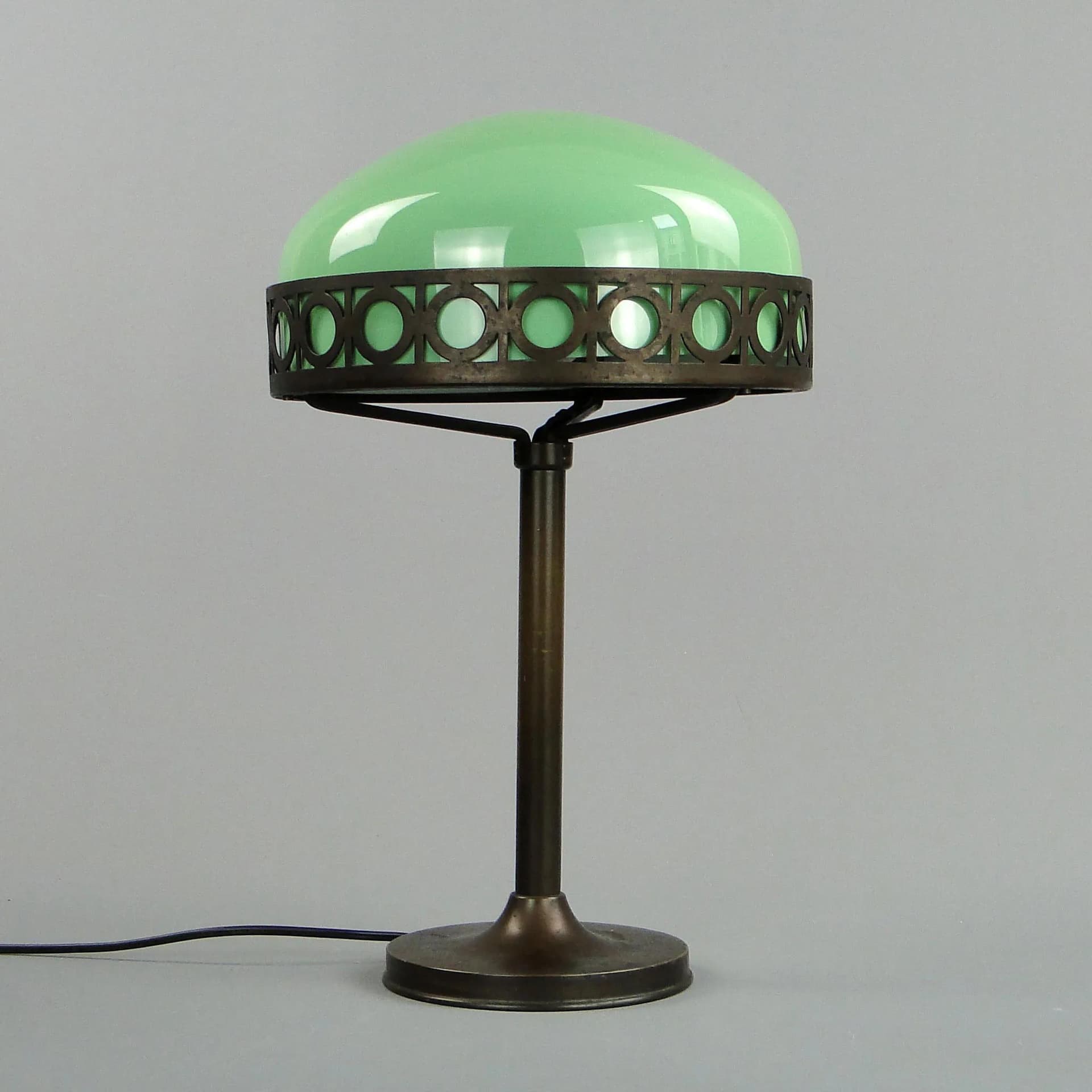 Zielona, mosiężna lampa gabinetowa secesyjna, Polska, lata 1900 - 13314