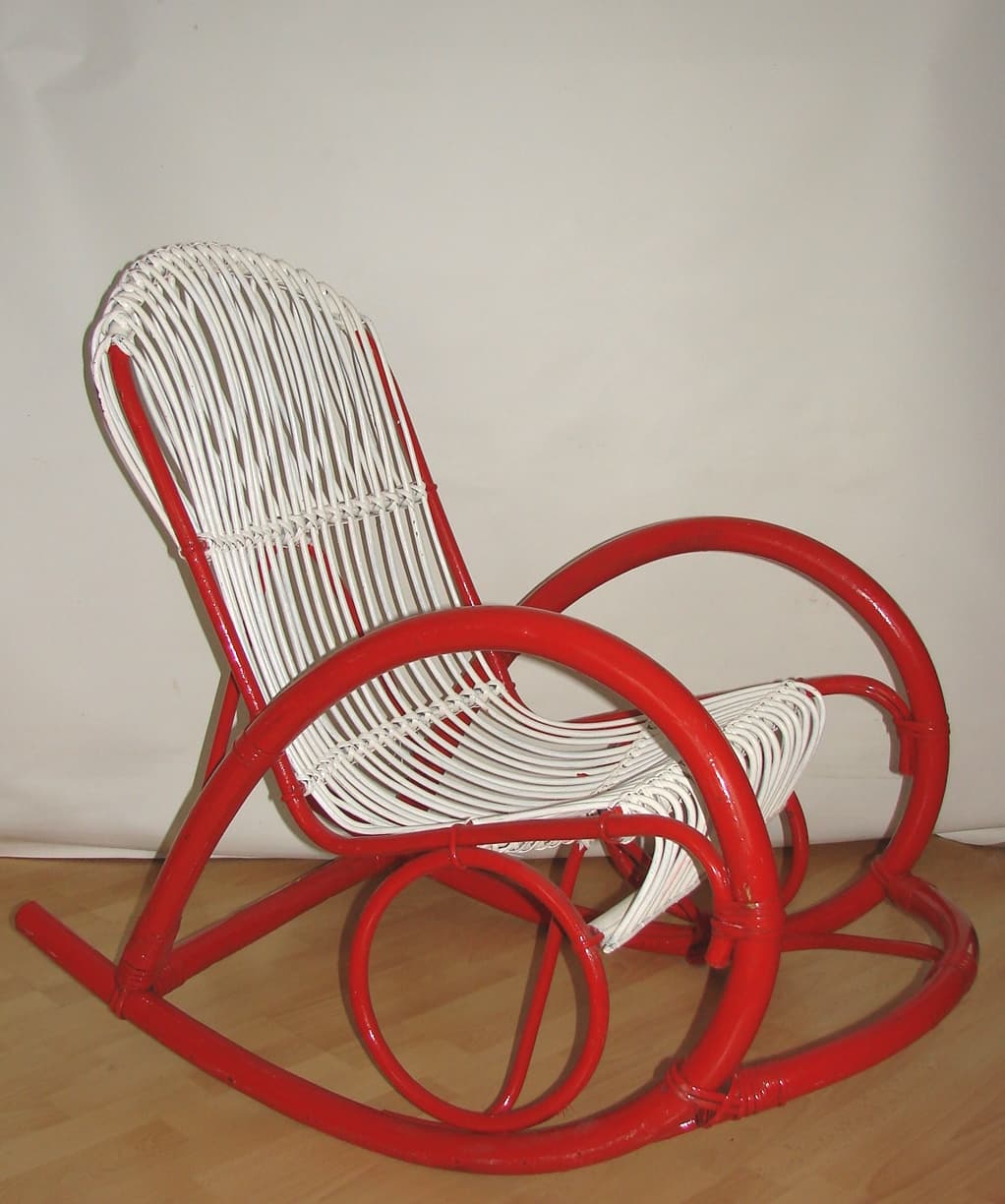 Rocking chair, red, white rattan, Rohé Noordwolde, Netherlands, 1970s. - 192177