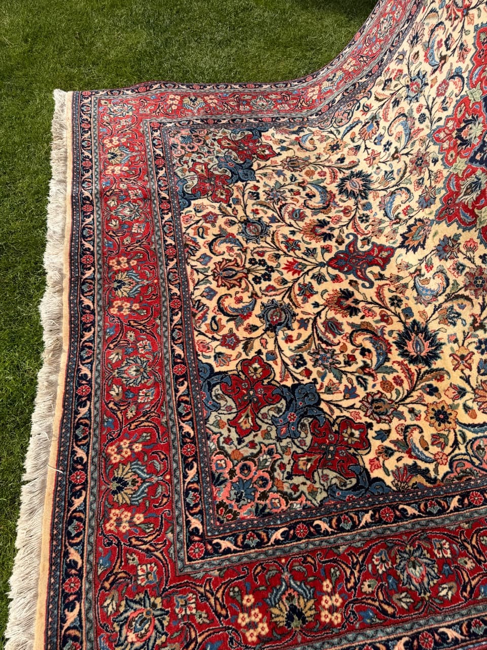 Rug Isfahan 310x200 cm, beige, wool, Iran - 192426