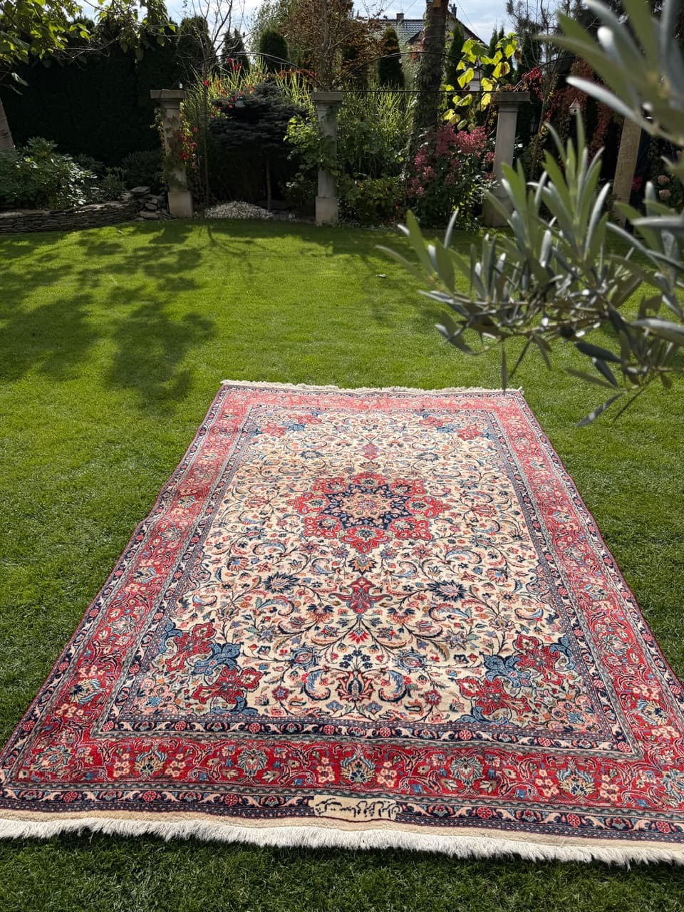 Rug Isfahan 310x200 cm, beige, wool, Iran - 192428