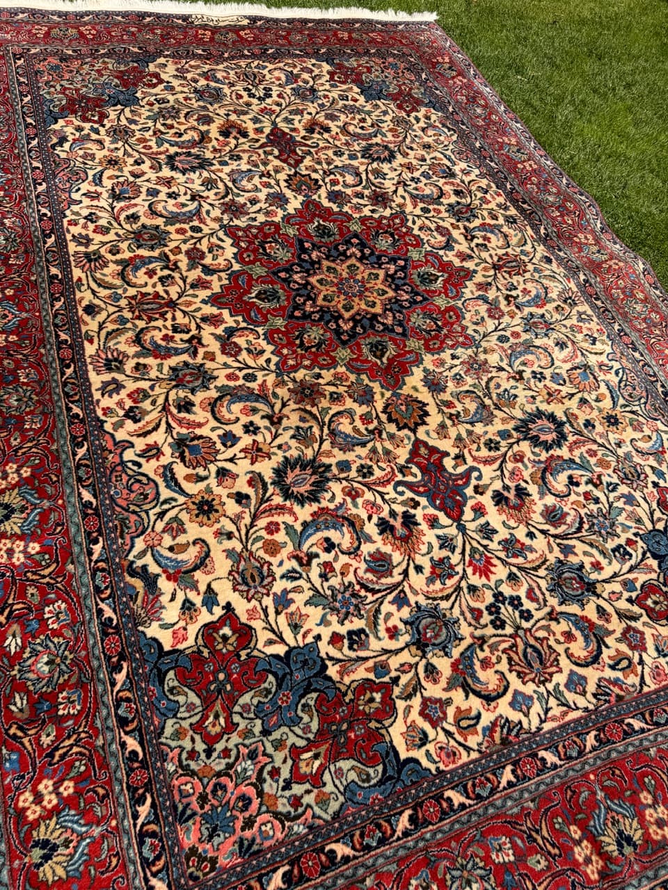 Rug Isfahan 310x200 cm, beige, wool, Iran - 192432