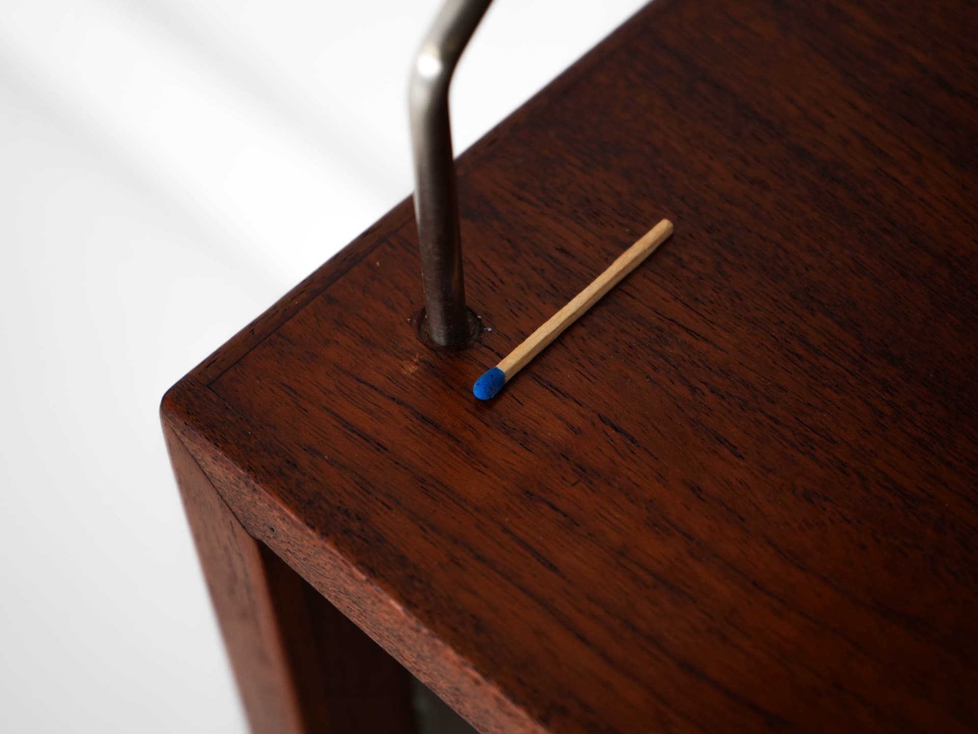 Regał systemowy, tek brązowy, metal czarny, szkło, Dania, lata 60. - 192529