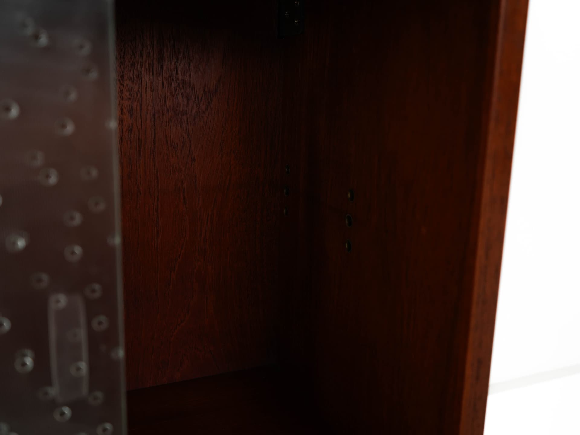 Regał systemowy, tek brązowy, metal czarny, szkło, Dania, lata 60. - 192536