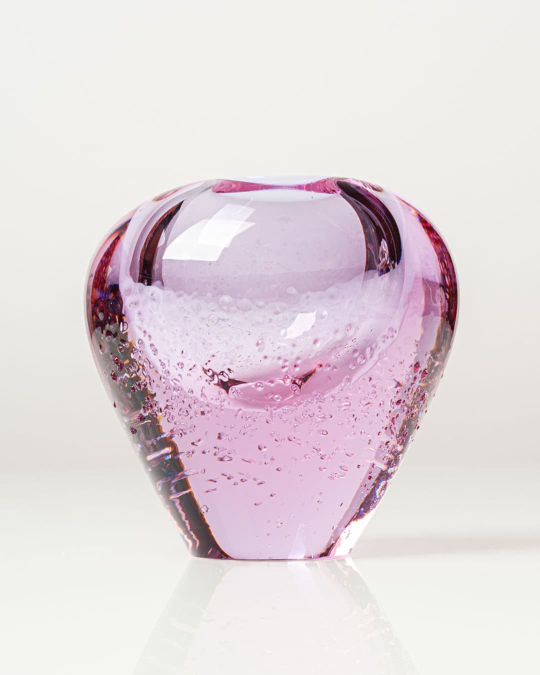 Wazon, szkło neodymowe fioletowy, proj. M. Klinger, Czechosłowacja, lata 70. - 193464