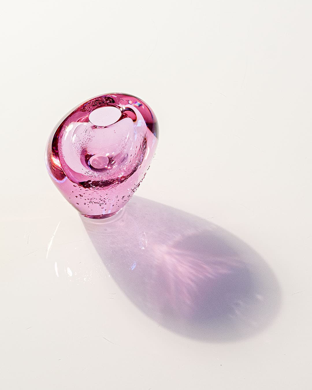 Wazon, szkło neodymowe fioletowy, proj. M. Klinger, Czechosłowacja, lata 70. - 193471