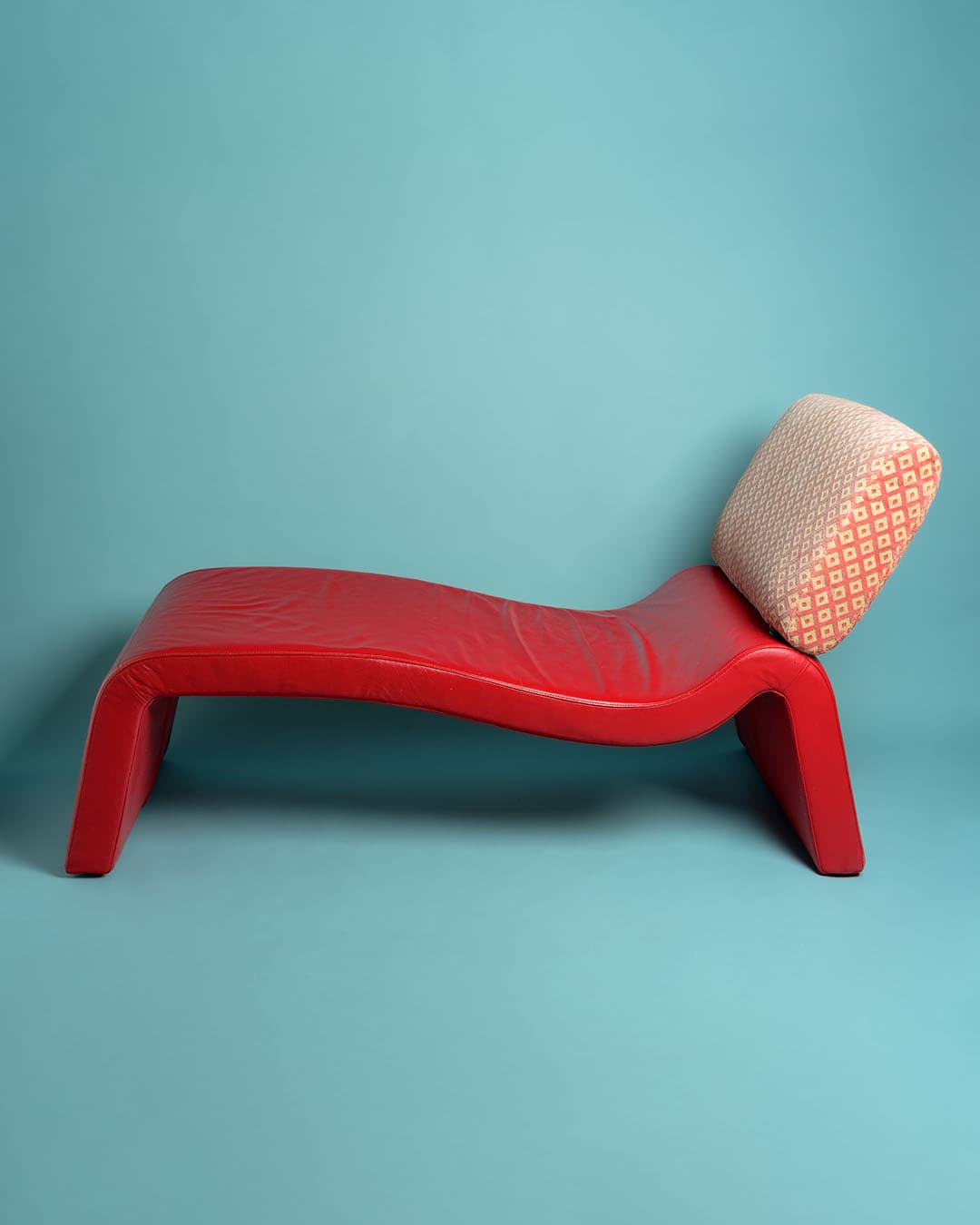 Chaise longue, red natural leather, COR, Germany, 1980s. - 193481