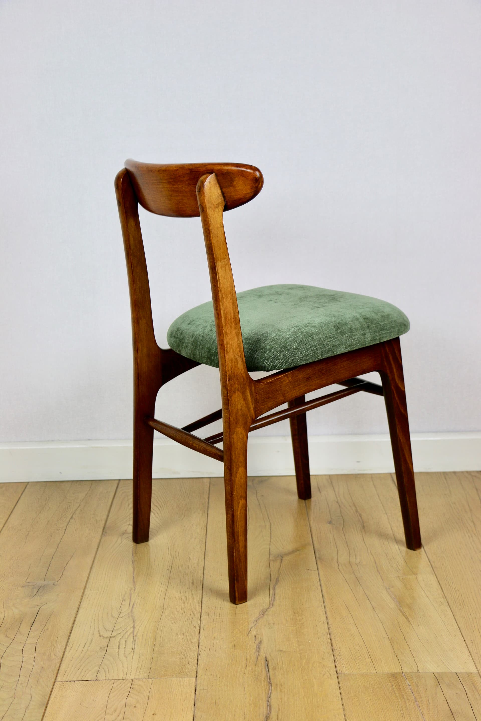 Krzesło, zielone, proj. R. Hałas, Polska, lata 70. - 193950