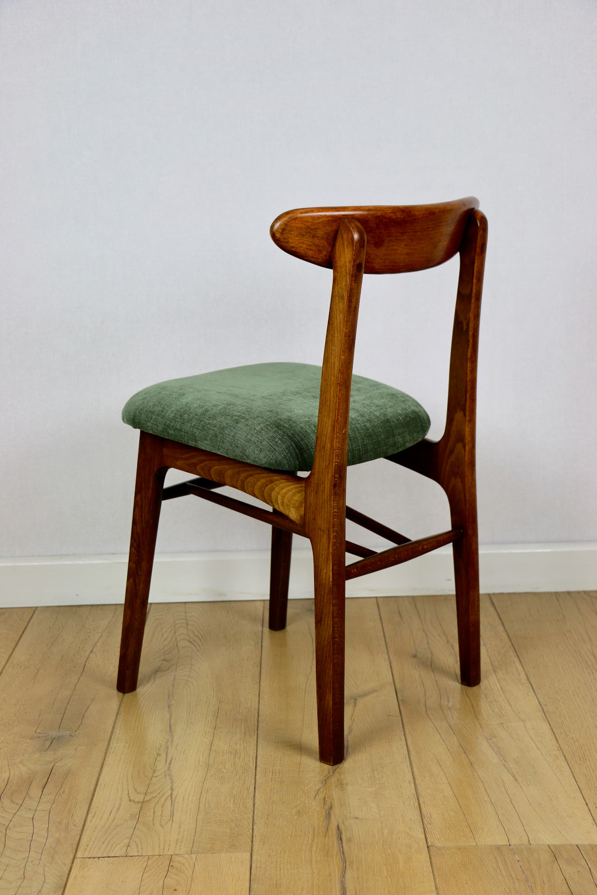 Krzesło, zielone, proj. R. Hałas, Polska, lata 70. - 193948