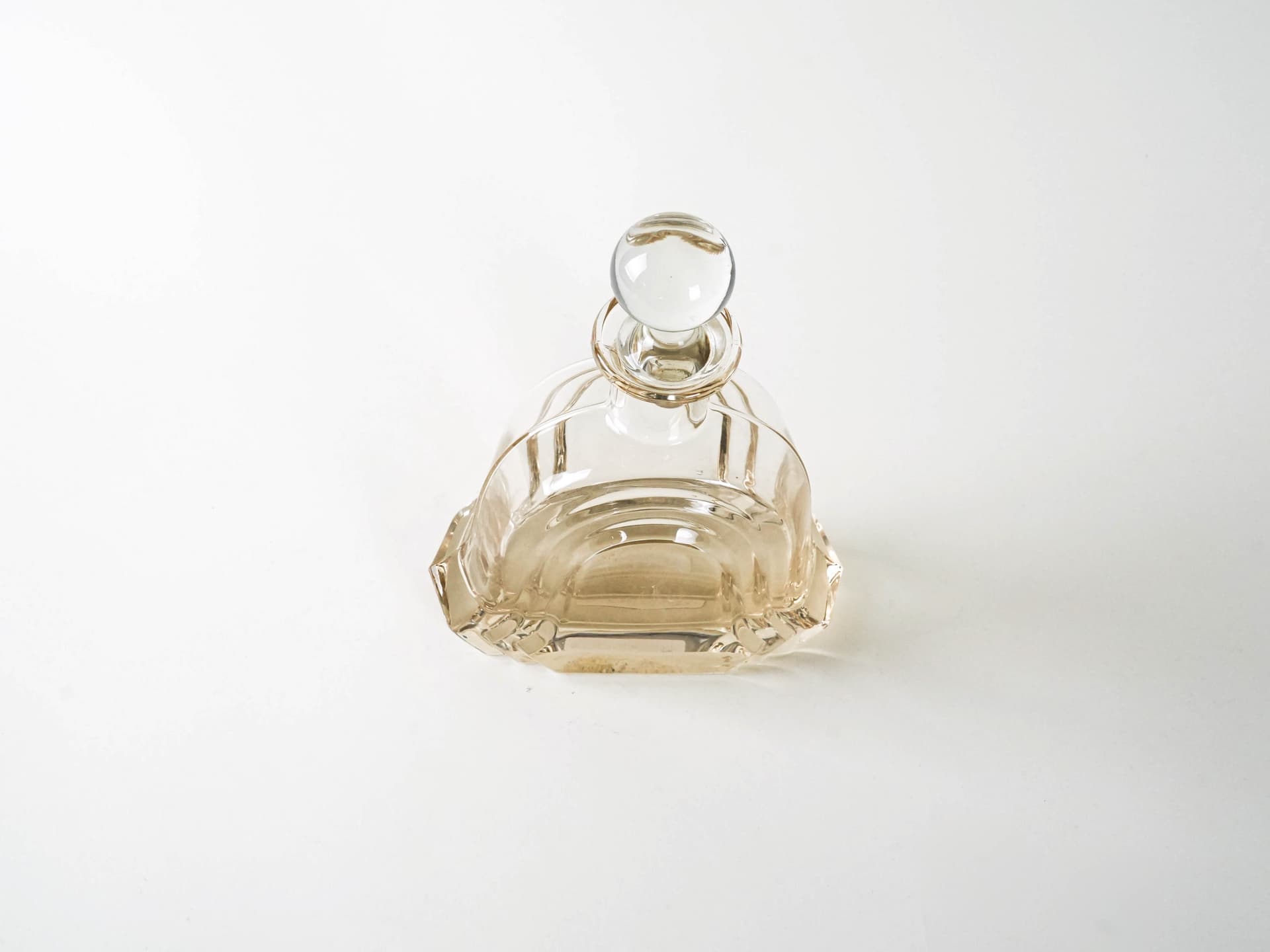 Decanter, golden glass, Italy, 1970s. - 193972