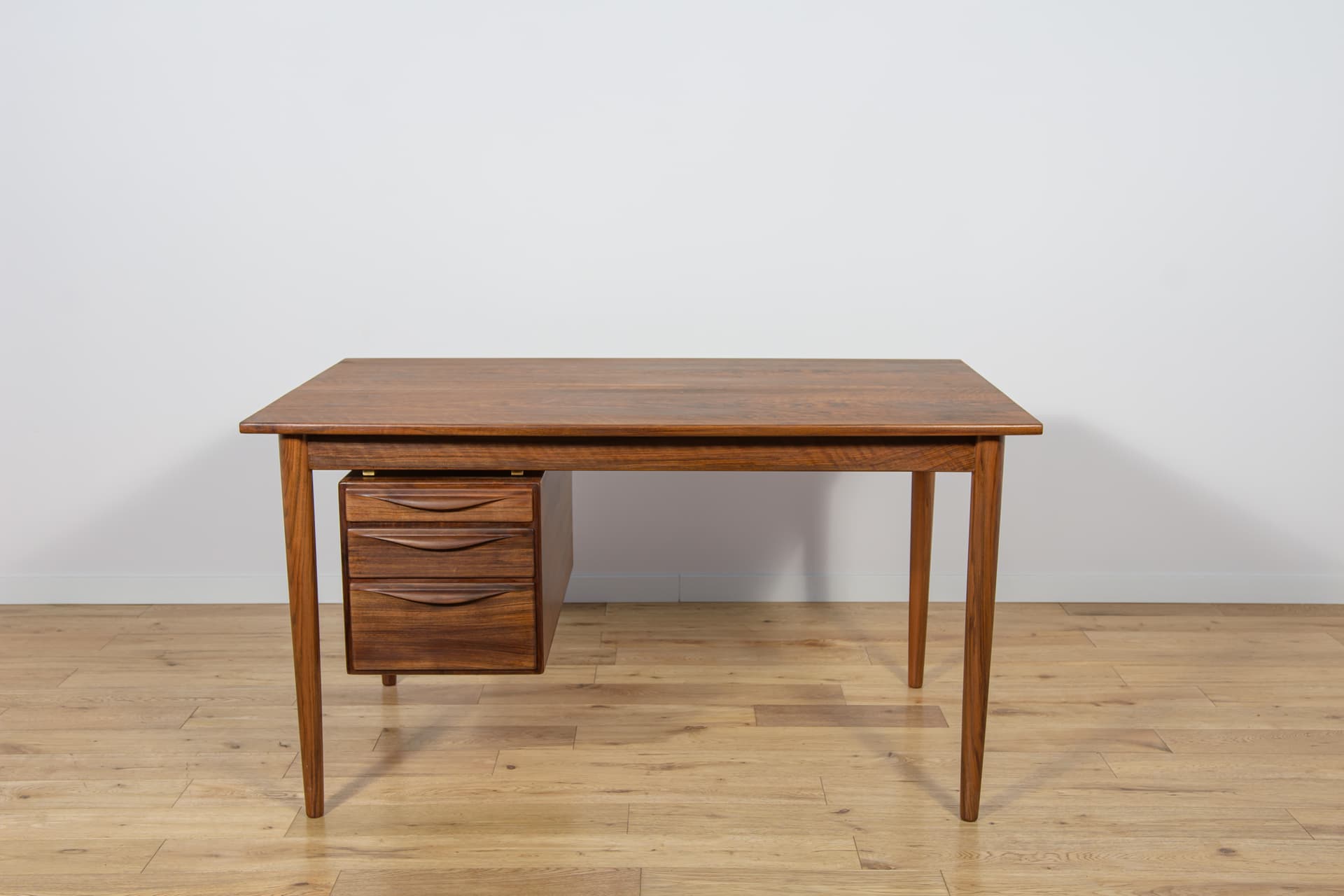 Desk, walnut brown, by R. Hansen, Denmark, 1960s - 194720