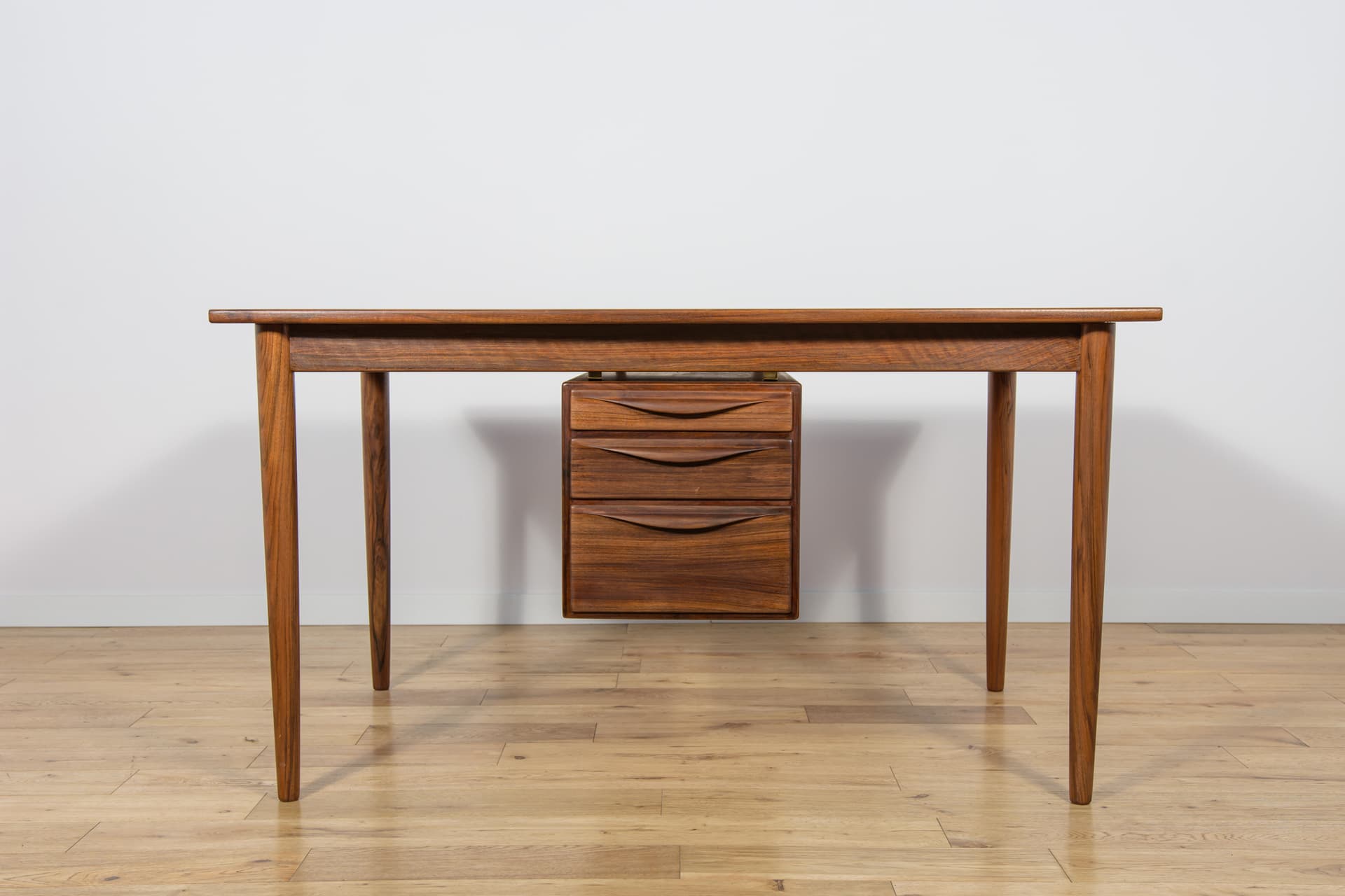 Desk, walnut brown, by R. Hansen, Denmark, 1960s - 194719