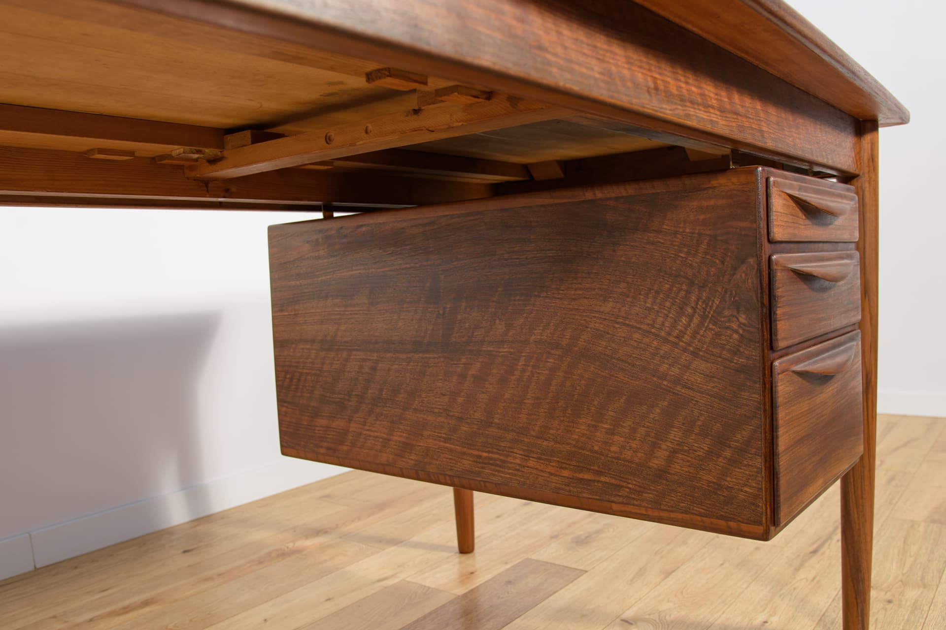 Desk, walnut brown, by R. Hansen, Denmark, 1960s - 194728
