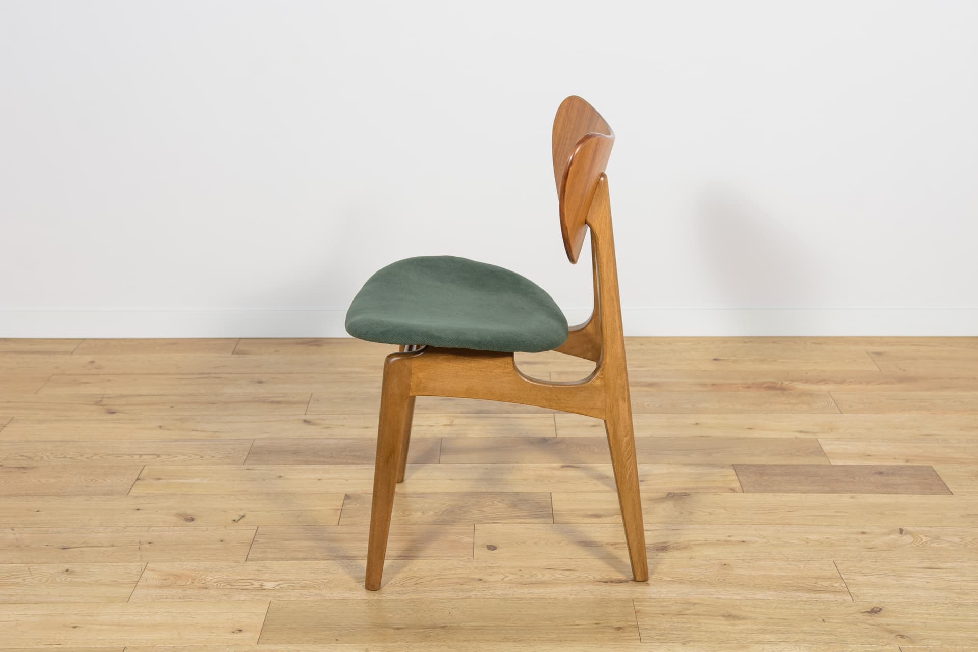 Komplet czterech krzeseł Librenza, beech brązowy, teak brązowy, tkanina zielona, G-Plan, Wielka Brytania, lata 60. - 194757