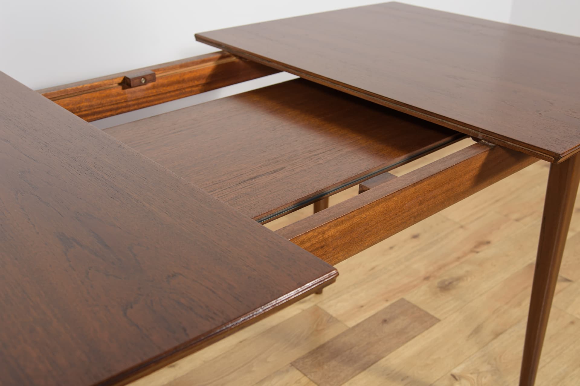 Stół jadalniany rozkładany, teak jasnobrązowy, McIntosh, Wielka Brytania, lata 60. - 195036