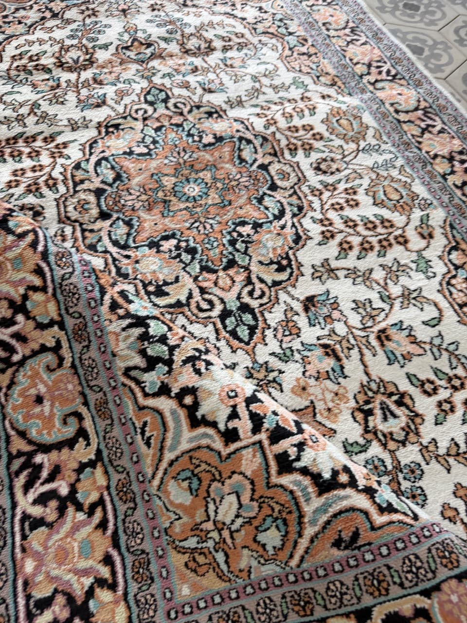 Dywan Ghoum, 200x120 cm, jedwab ivory white, Indie - 195130