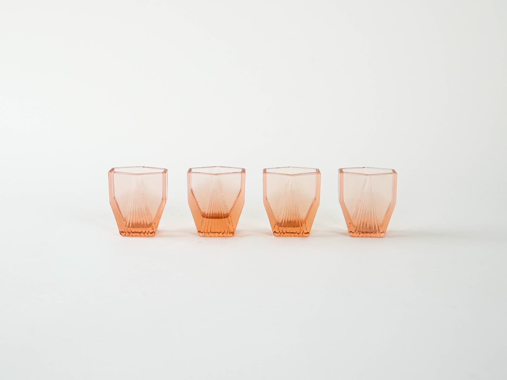 Zestaw kieliszków art déco, różowy, szkło, Włochy, lata 30. - 195196