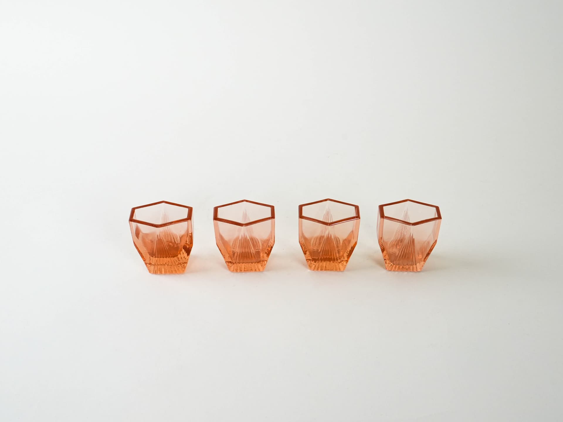 Zestaw kieliszków art déco, różowy, szkło, Włochy, lata 30. - 195197