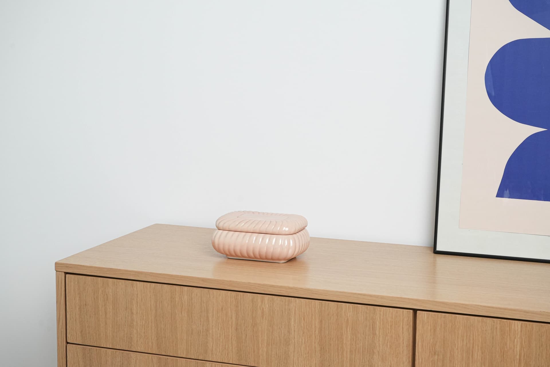 Jewelry box, salmon pink, ceramic, Italy, 1970s. - 195277