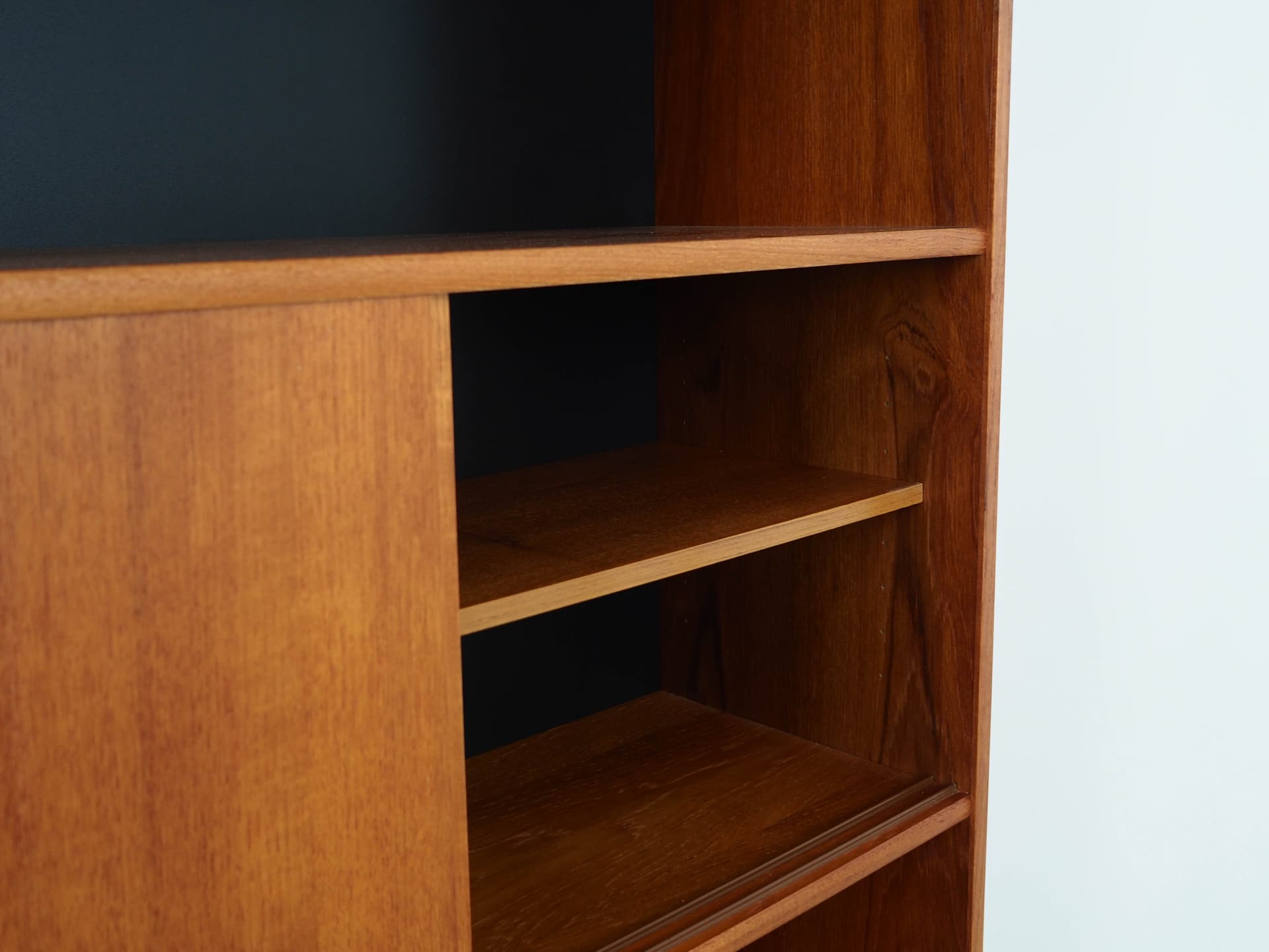 Bookcase, brown teak, Denmark, 1970s. - 195425