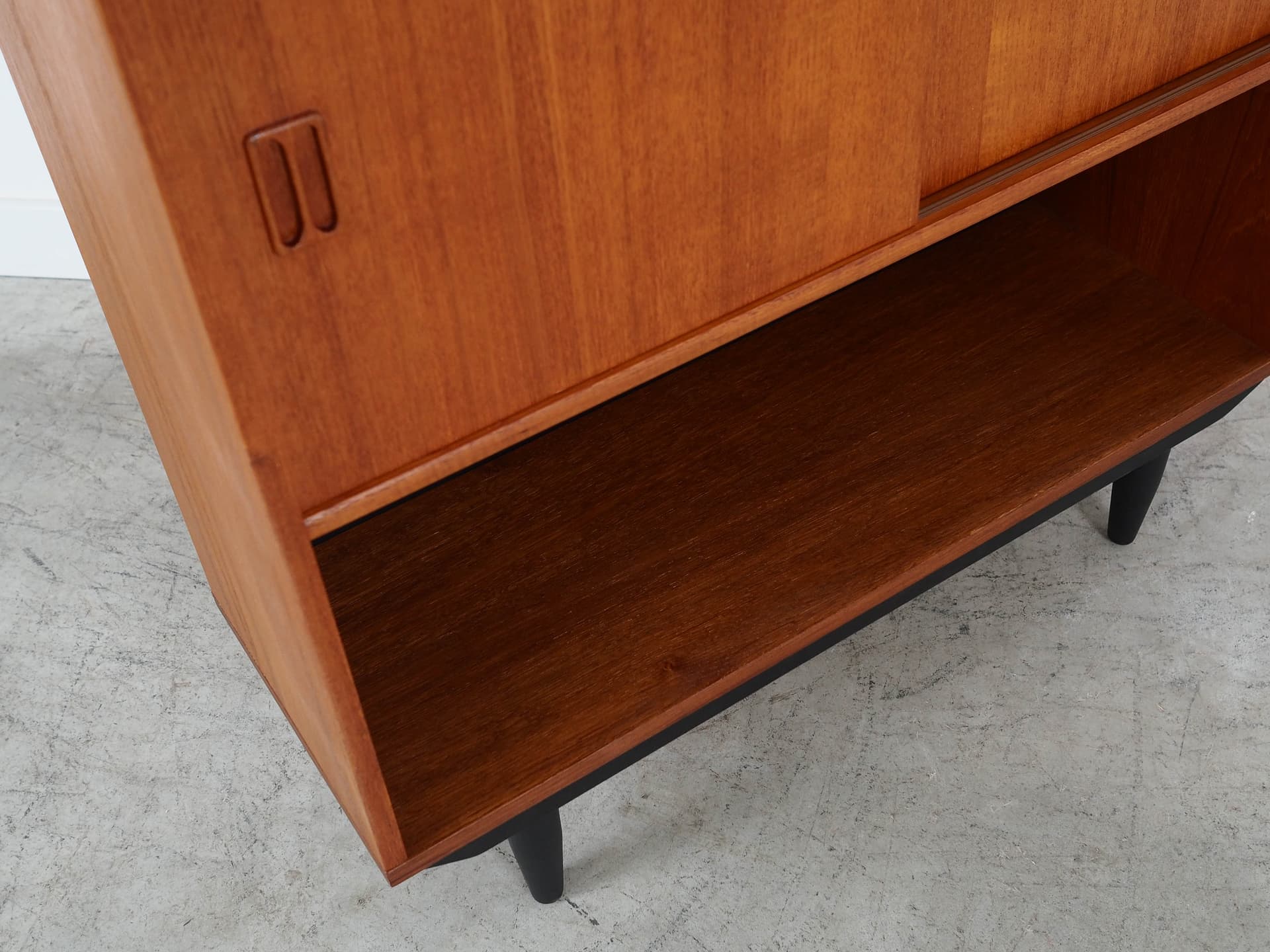 Bookcase, brown teak, Denmark, 1970s. - 195424