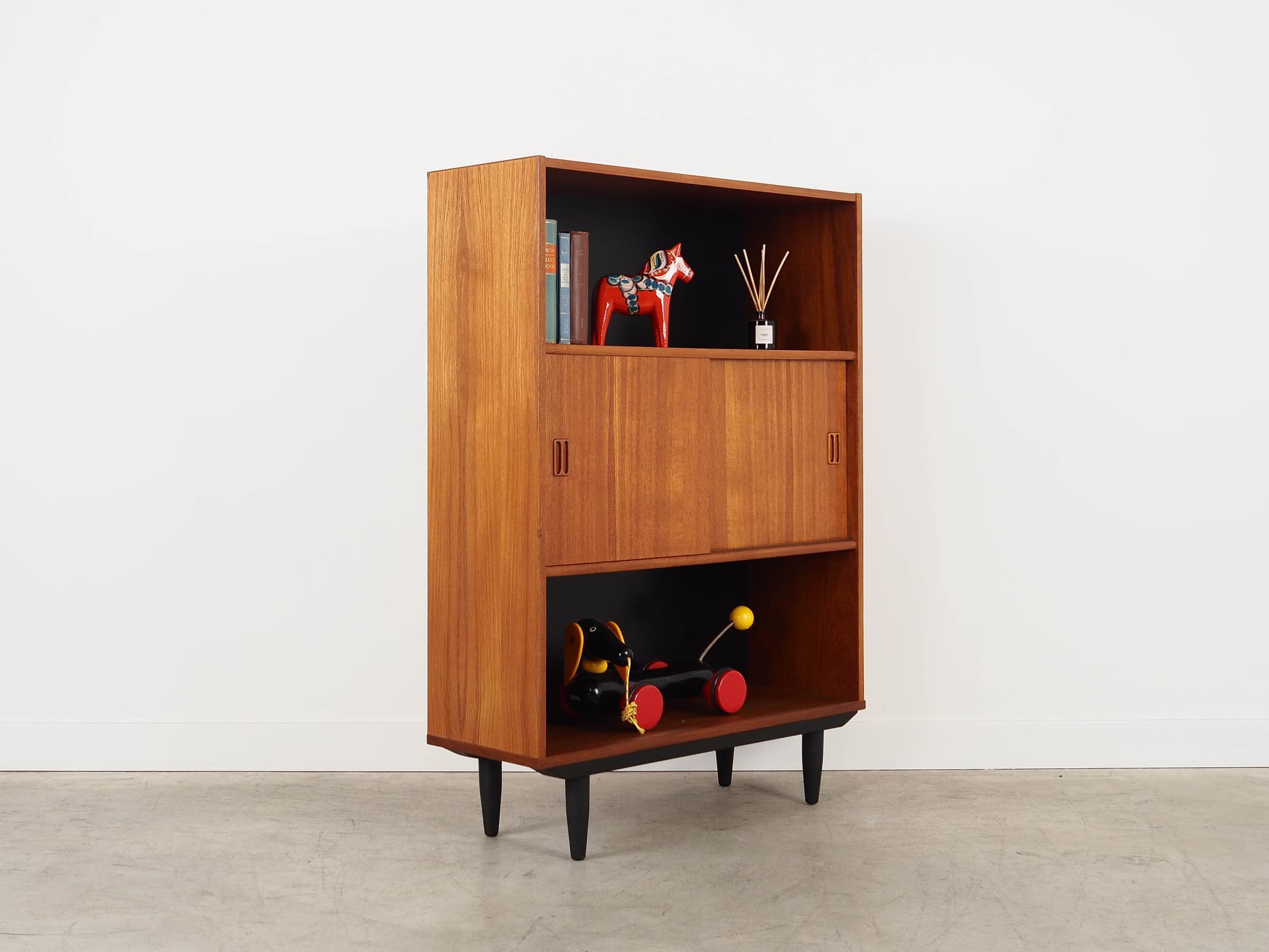 Bookcase, brown teak, Denmark, 1970s. - 195420