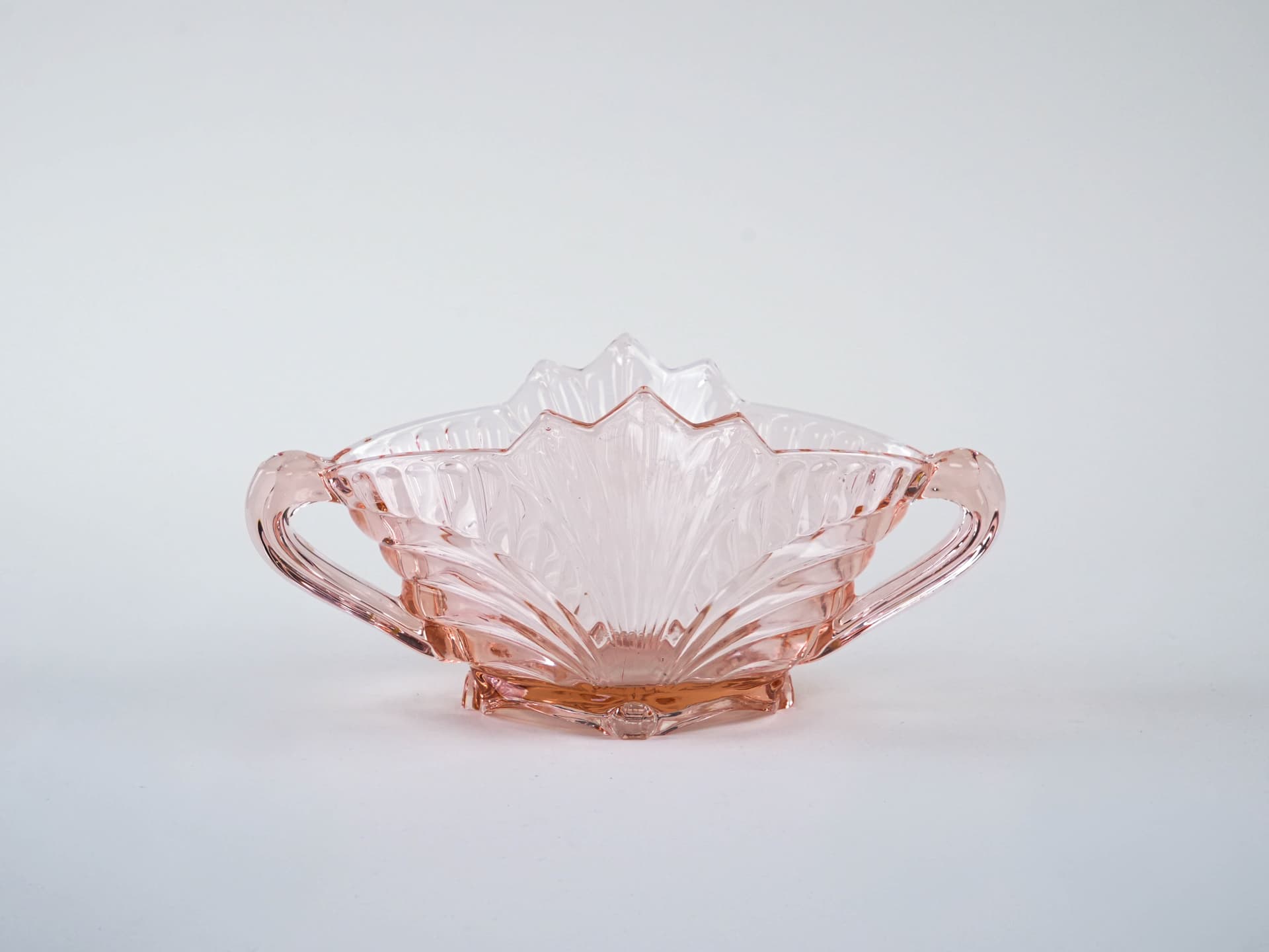 Bowl Art Deco, pink glass, Italy, 1970s. - 195450