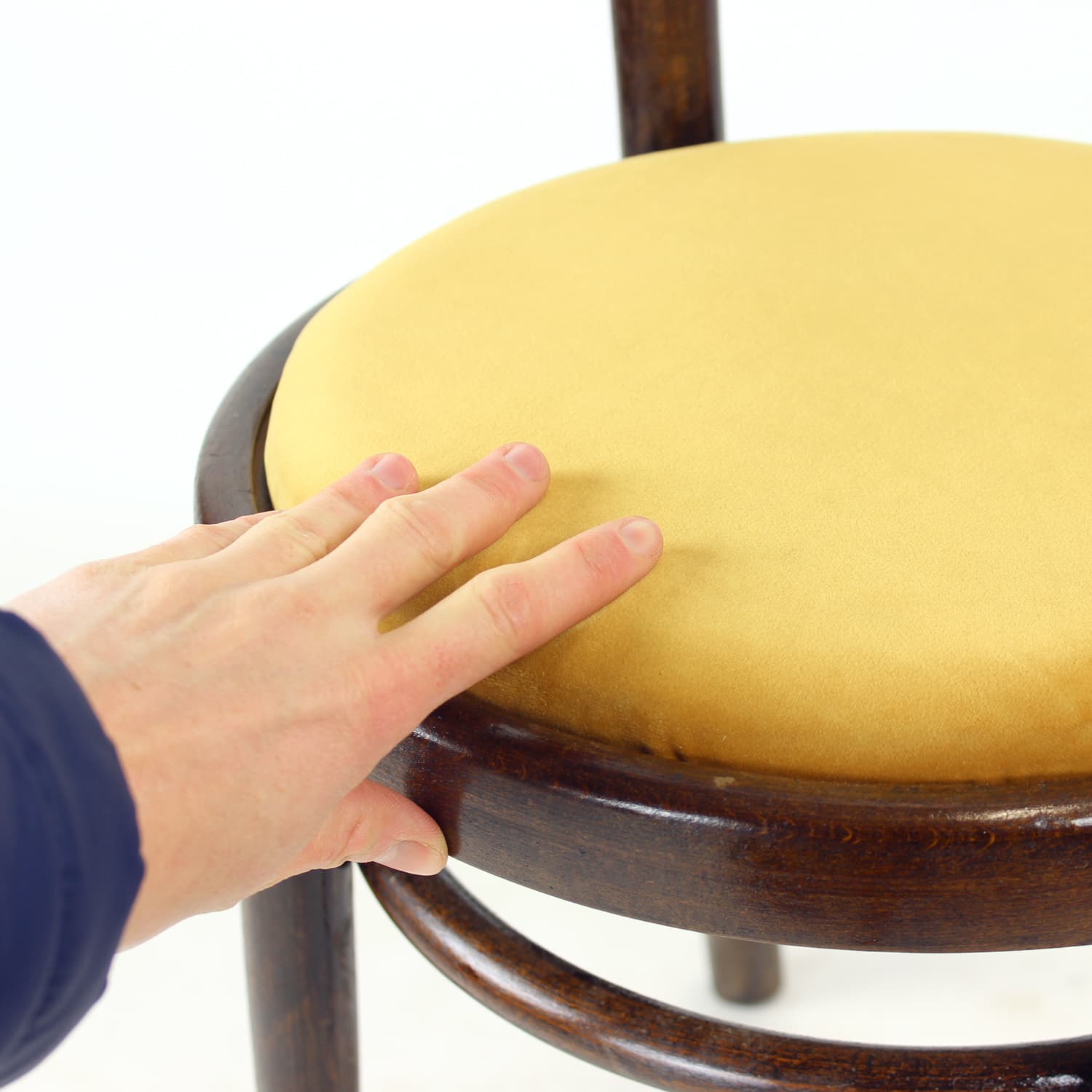 Bentwood chair, Thonet, dark brown oak, Czechoslovakia, 1940s. - 195783