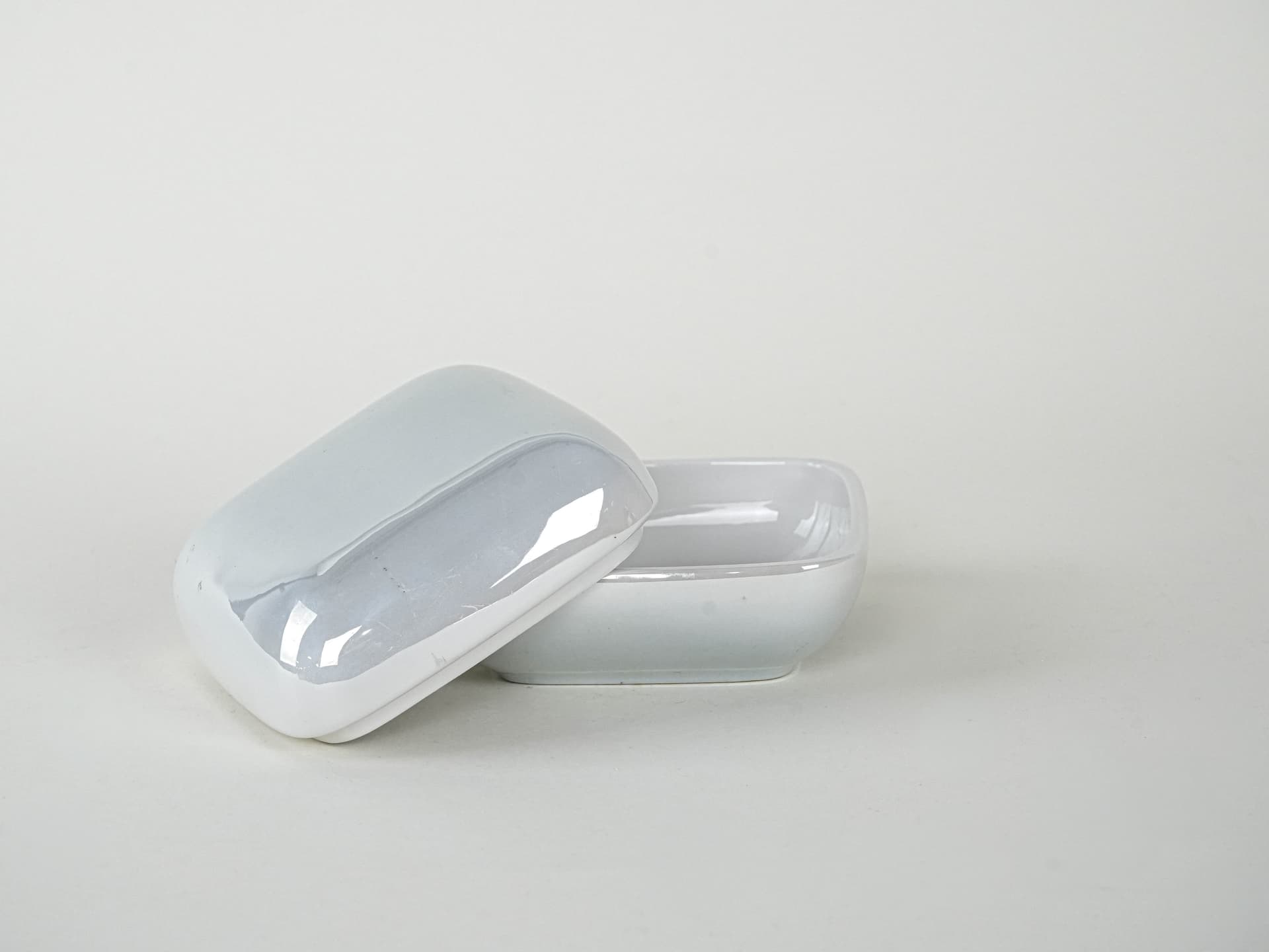 Puzderko, minimalistyczne, biały ivory, porcelana, Włochy, lata 70. - 195862