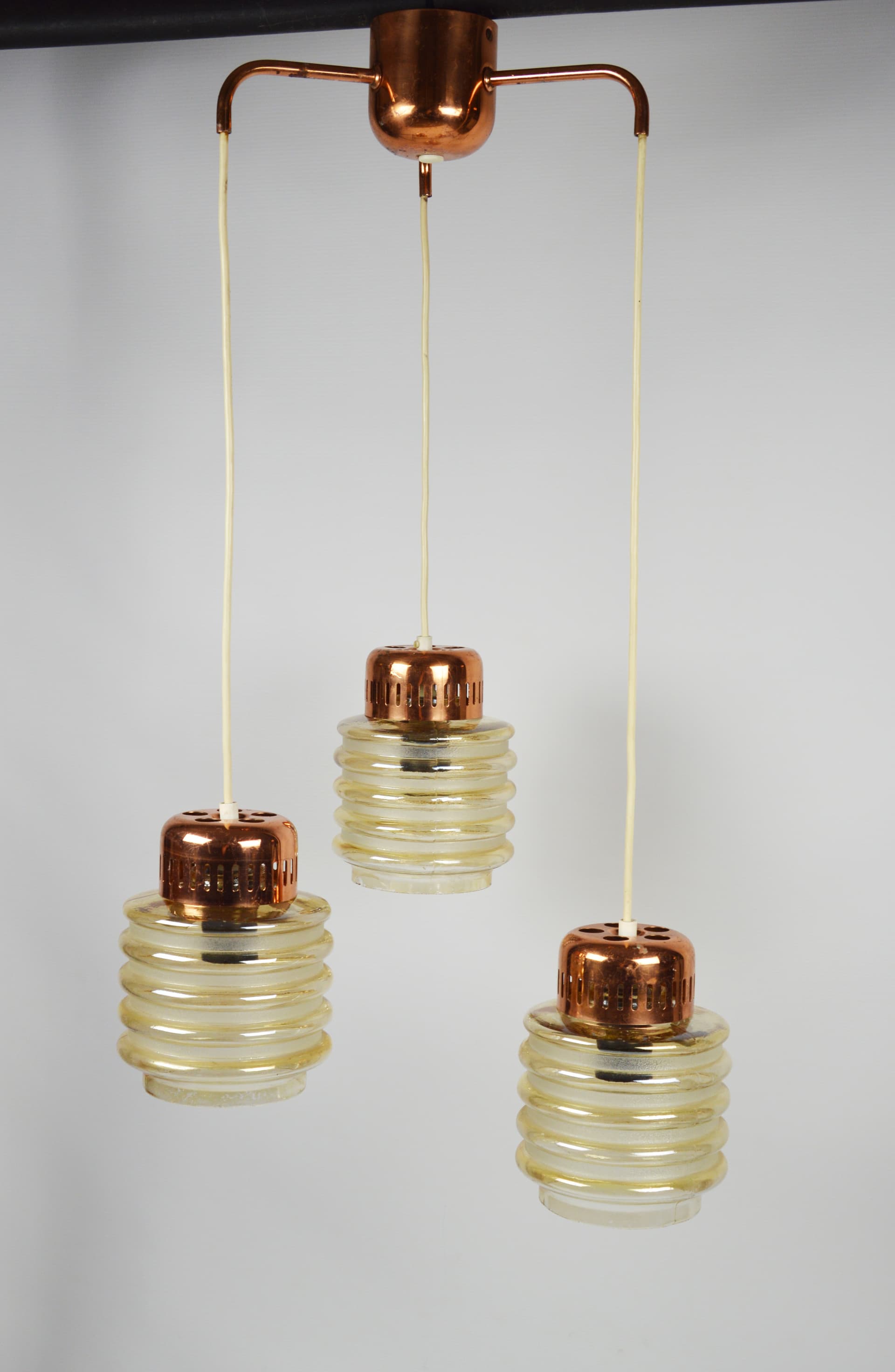 Cascade pendant lamp, honey glass, copper, Europe, 1970s. - 196042