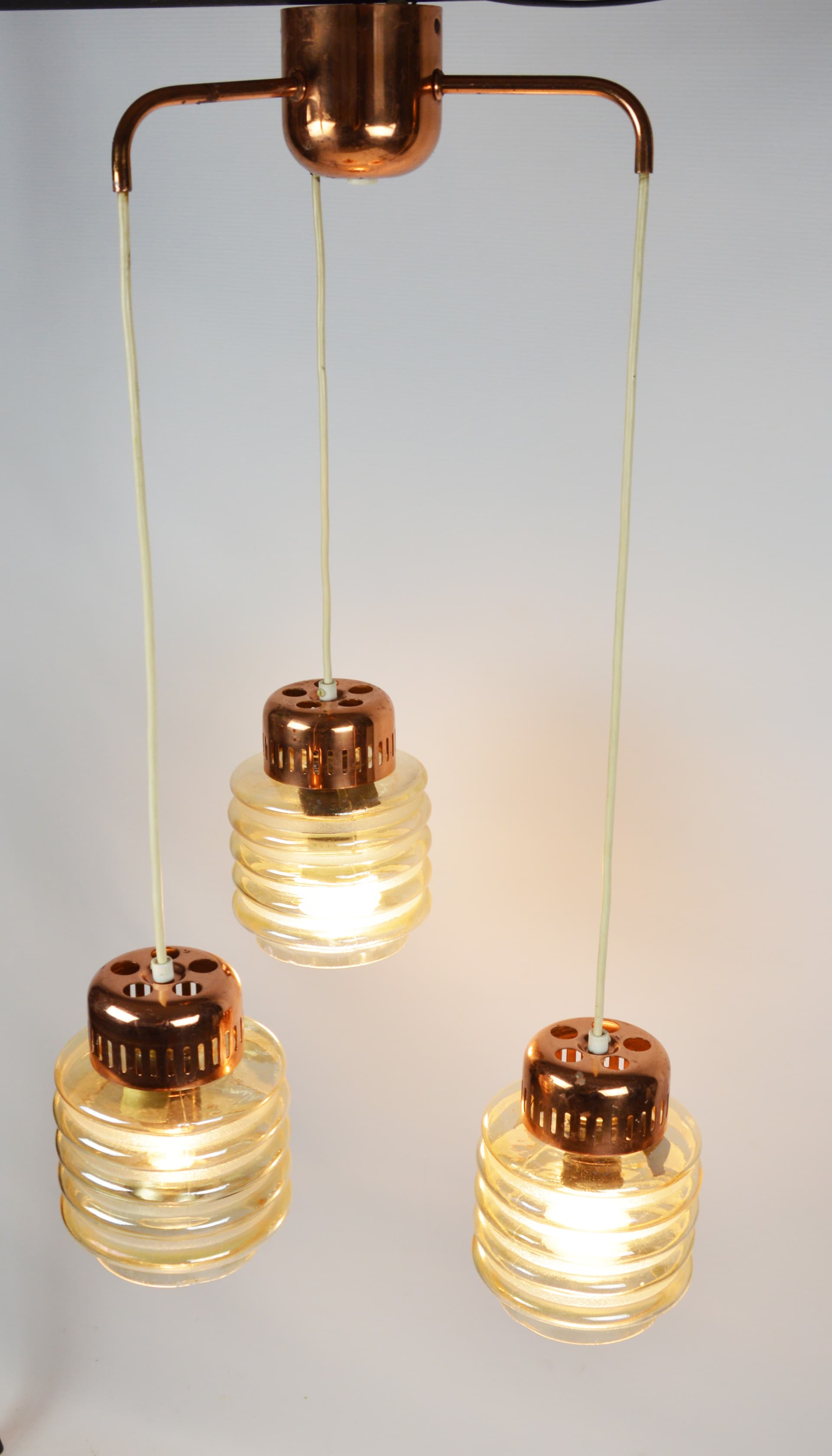 Cascade pendant lamp, honey glass, copper, Europe, 1970s. - 196041