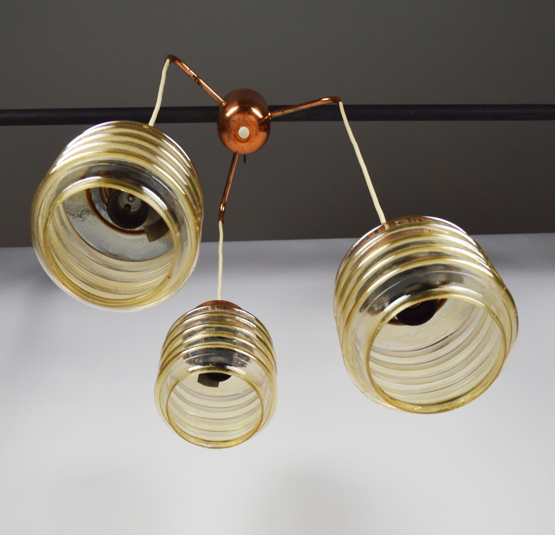 Cascade pendant lamp, honey glass, copper, Europe, 1970s. - 196044