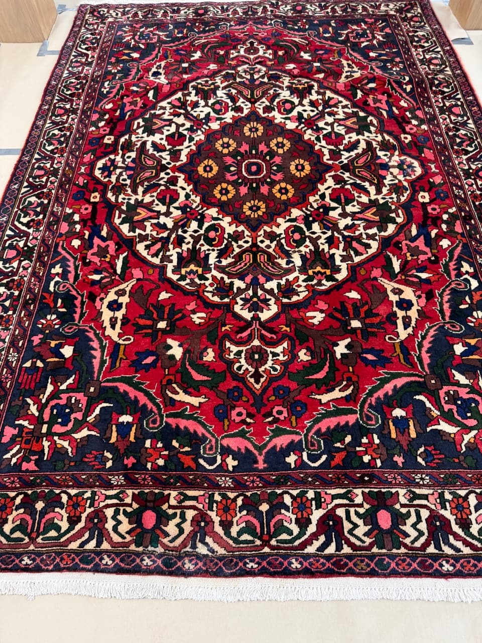 Rug Bahtiari Hamadan 320x210 cm, multicolor wool, Iran - 196278