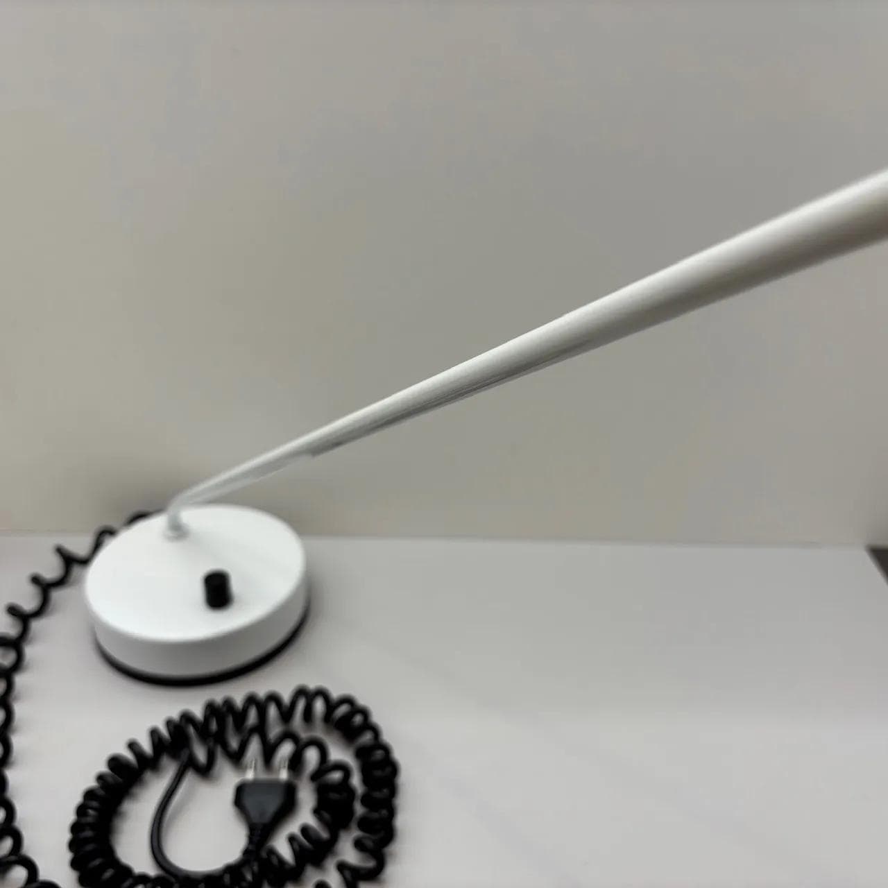 Lampa biurkowa, stal biała, Włochy, lata 80. - 13730