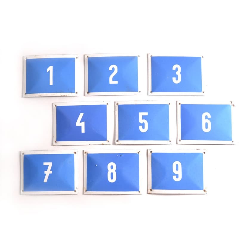 Zestaw tabliczek emaliowanych, niebieski, metal, Czechosłowacja, lata 50.