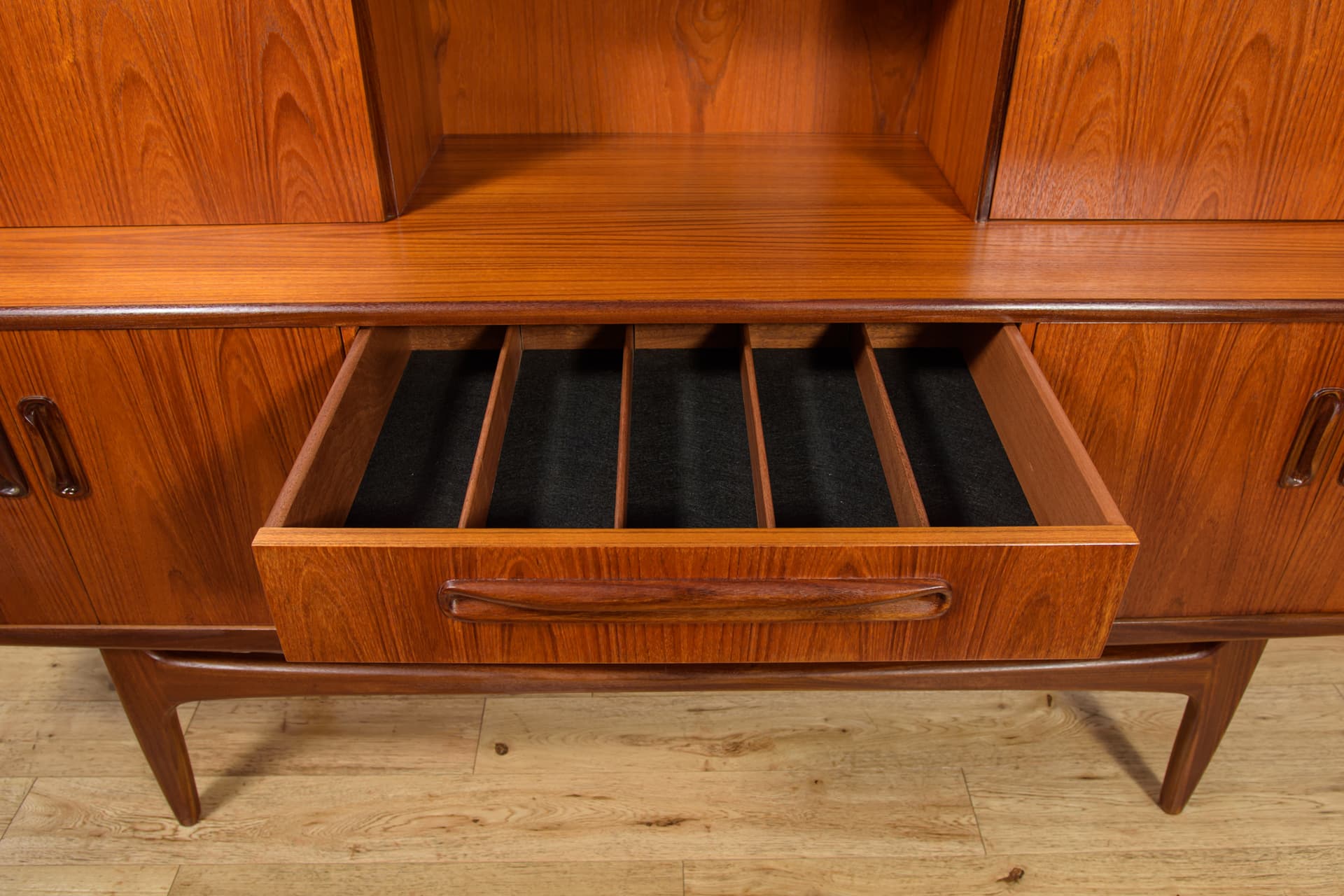 Komoda, teak brązowy jasny, proj. V. Wilkins, G-Plan, Wielka Brytania, lata 60. - 196489