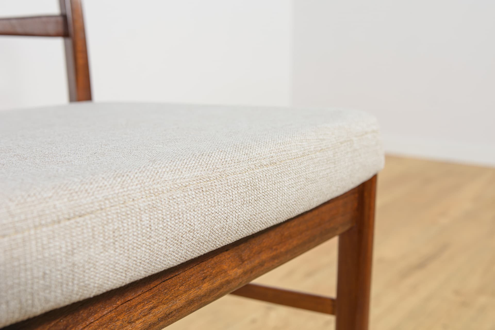 Komplet czterech krzeseł, teak brązowy jasny, McIntosh, Wielka Brytania, lata 60. - 196518