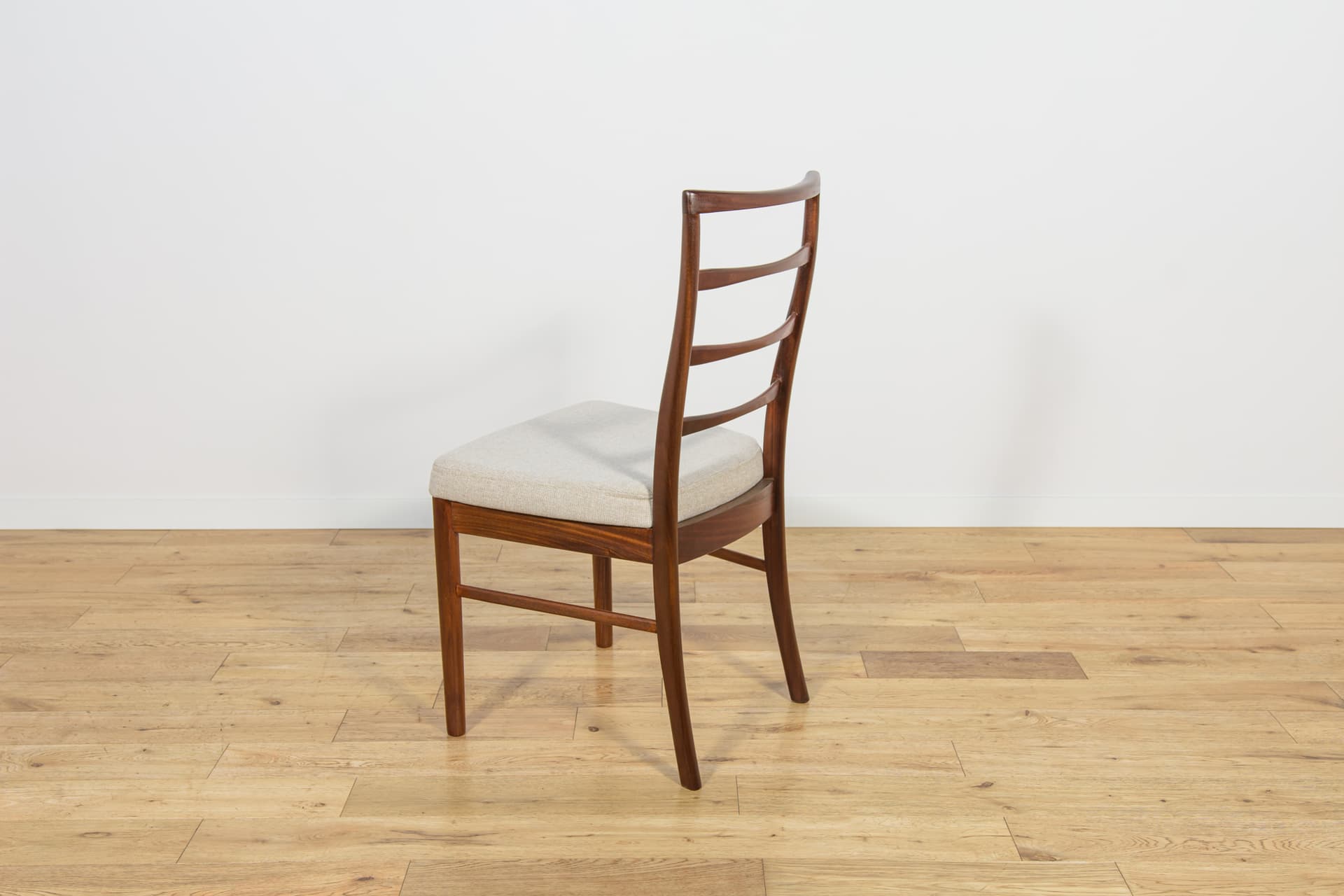 Komplet czterech krzeseł, teak brązowy jasny, McIntosh, Wielka Brytania, lata 60. - 196516