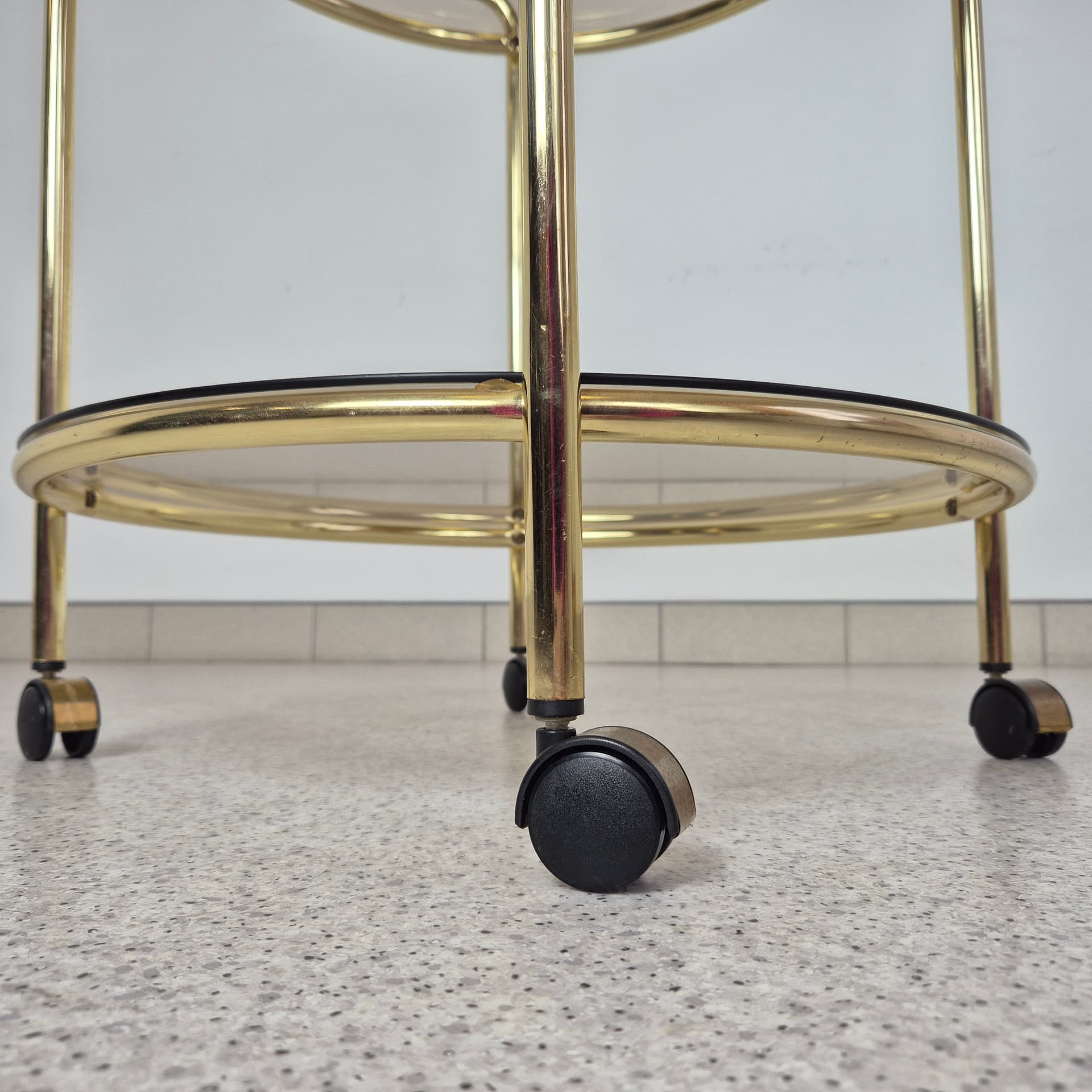 Bar cart Hollywood Regency, golden brass, smoked glass, Germany, 1980s. - 196798