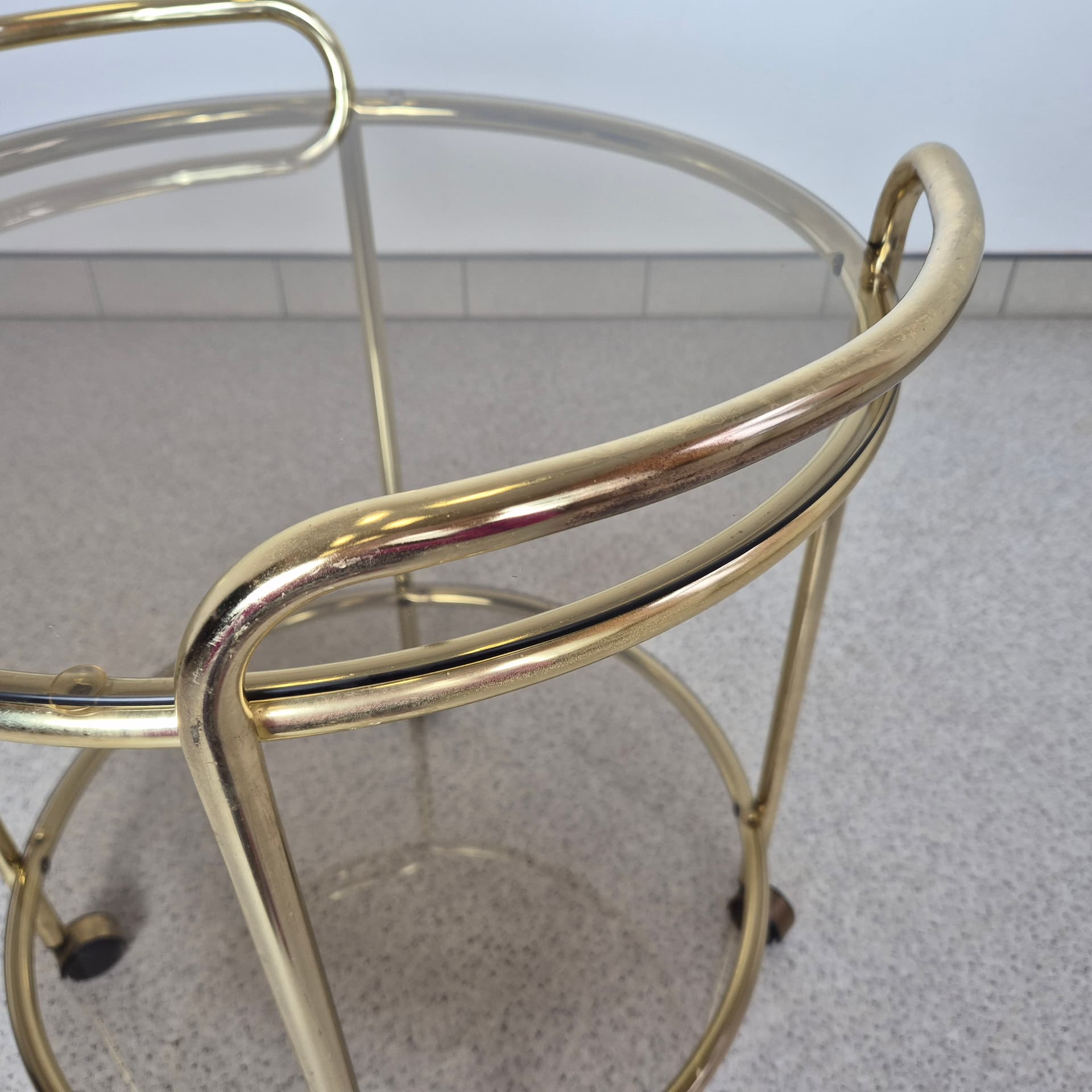 Bar cart Hollywood Regency, golden brass, smoked glass, Germany, 1980s. - 196796