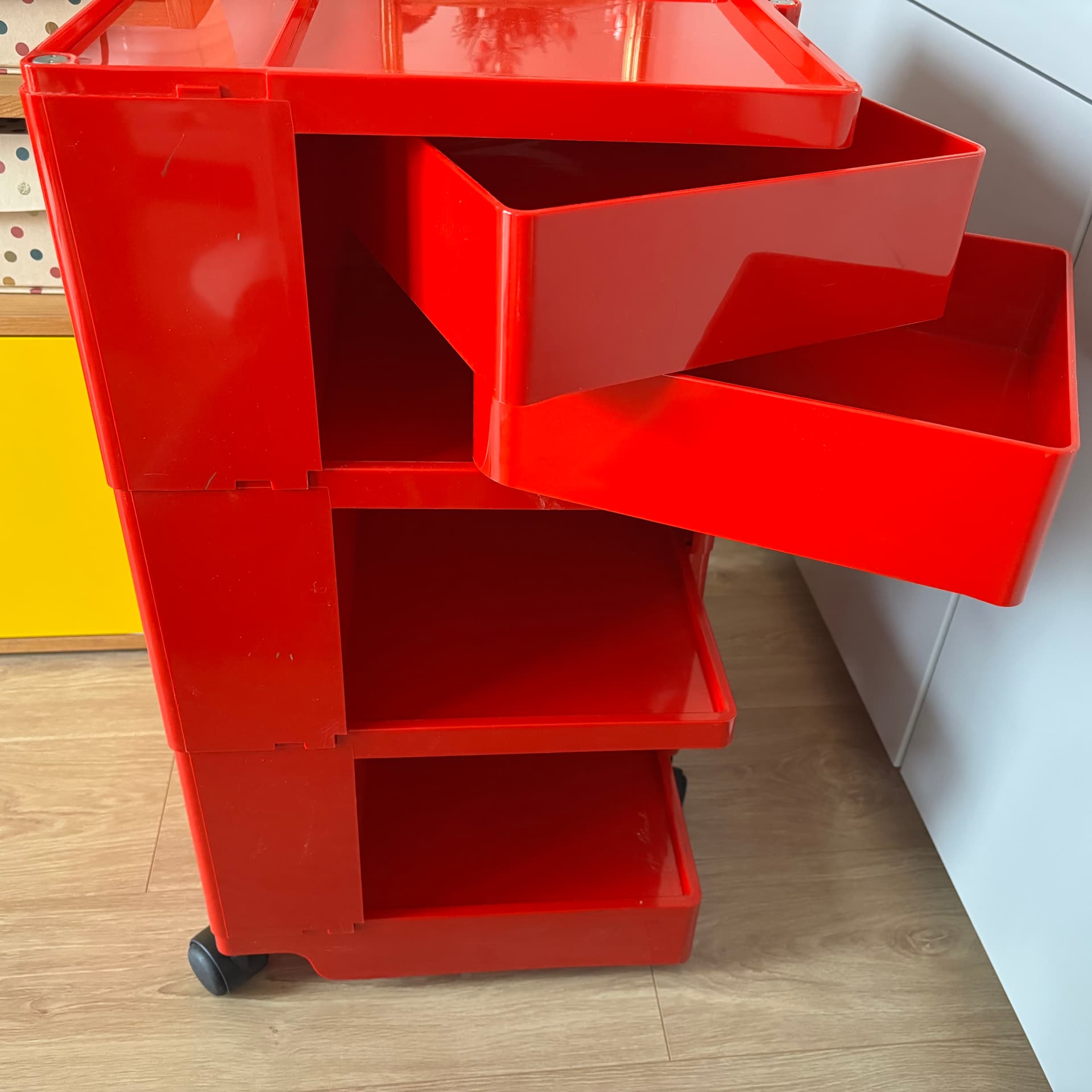 Organizer biurowy, czerwony, plastik, proj. J. Colombo, Włochy, lata 70. - 197200