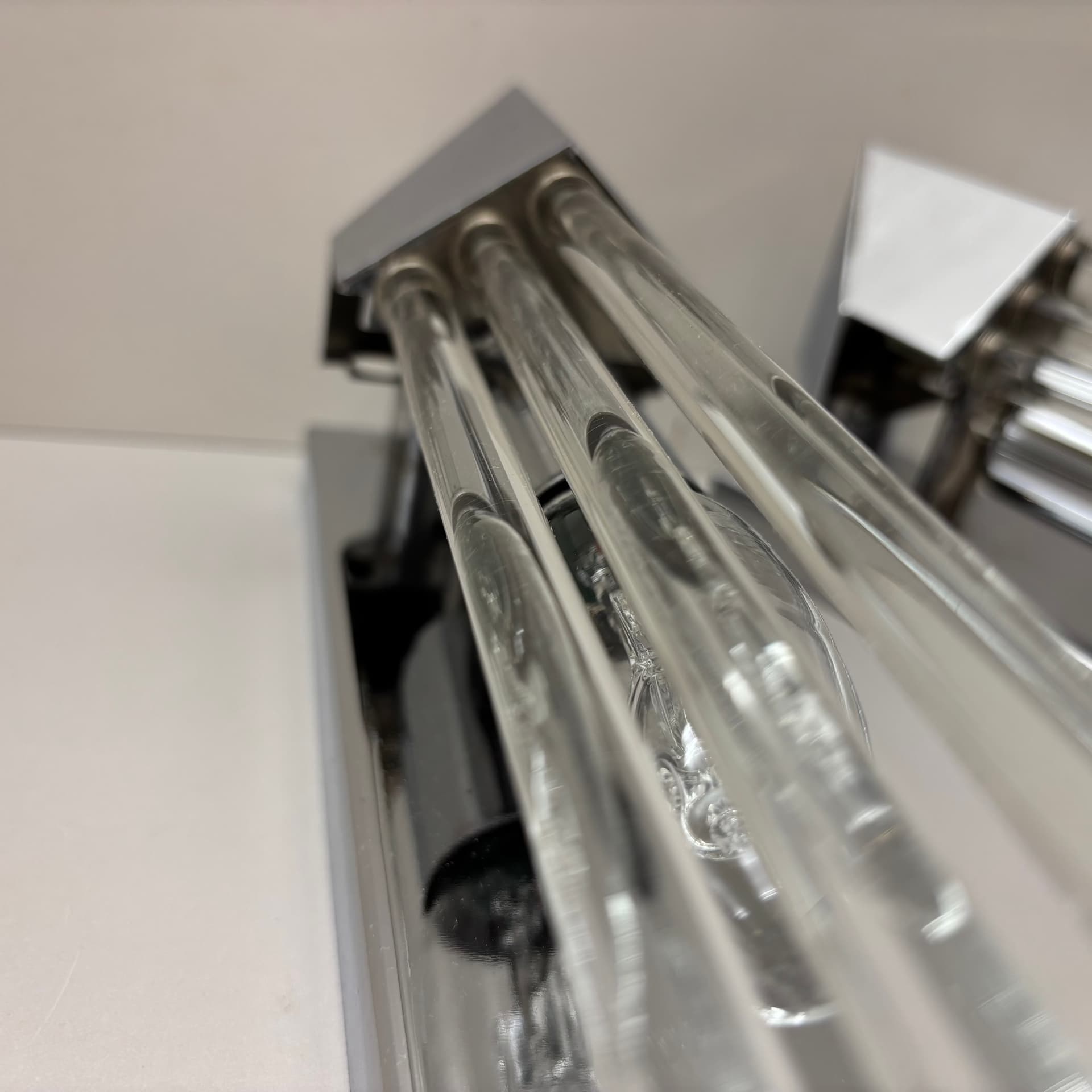 Para kinkietów, chromowana stal srebrna, szkło przezroczyste, Włochy, lata 80. - 197252