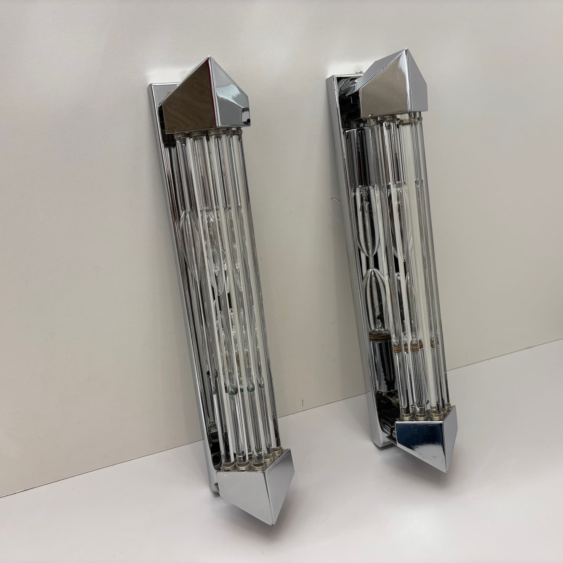 Para kinkietów, chromowana stal srebrna, szkło przezroczyste, Włochy, lata 80. - 197259